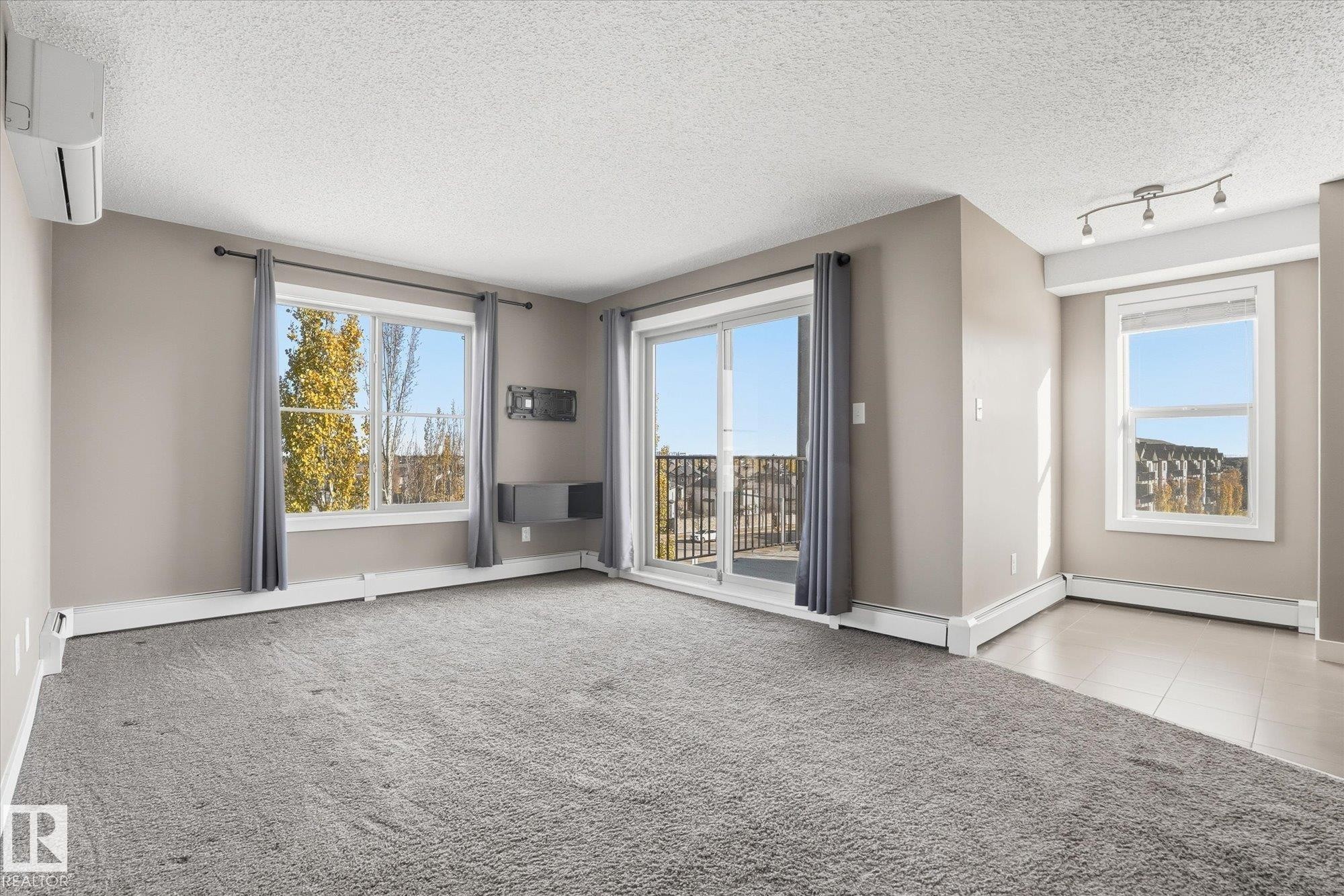 402 11803 22 Avenue, Edmonton, AB - Indoor Photo Showing Other Room