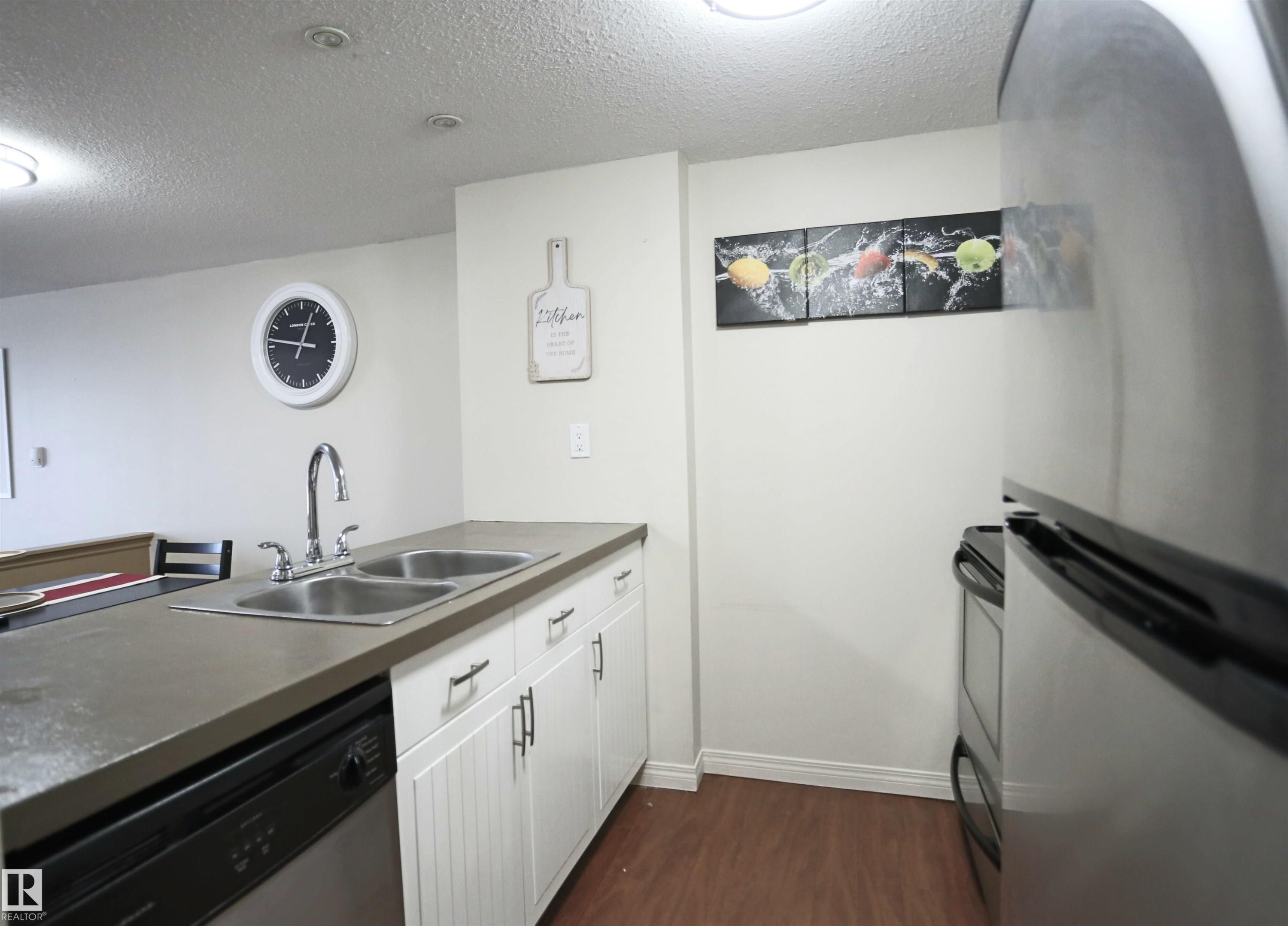 804 10160 114 Street, Edmonton, AB - Indoor Photo Showing Kitchen With Double Sink