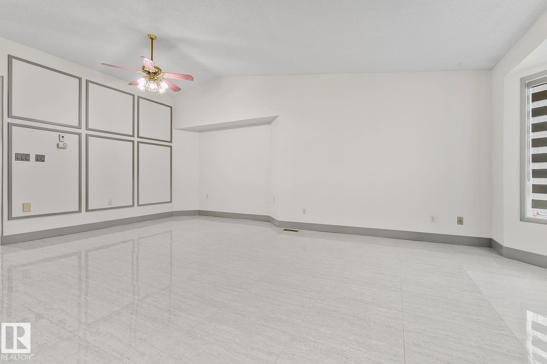 Edmonton, AB - Indoor Photo Showing Other Room