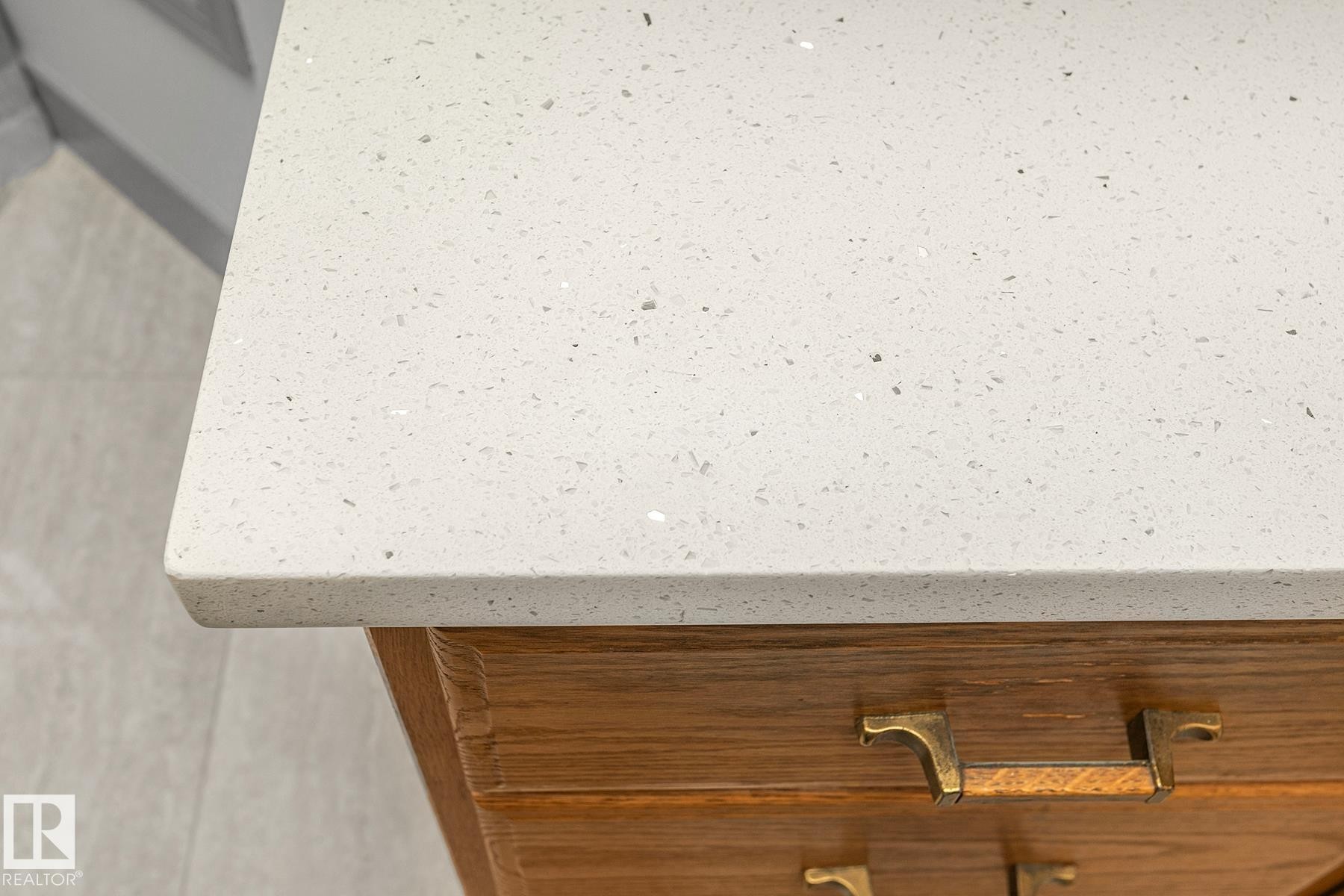 Edmonton, AB - Indoor Photo Showing Other Room