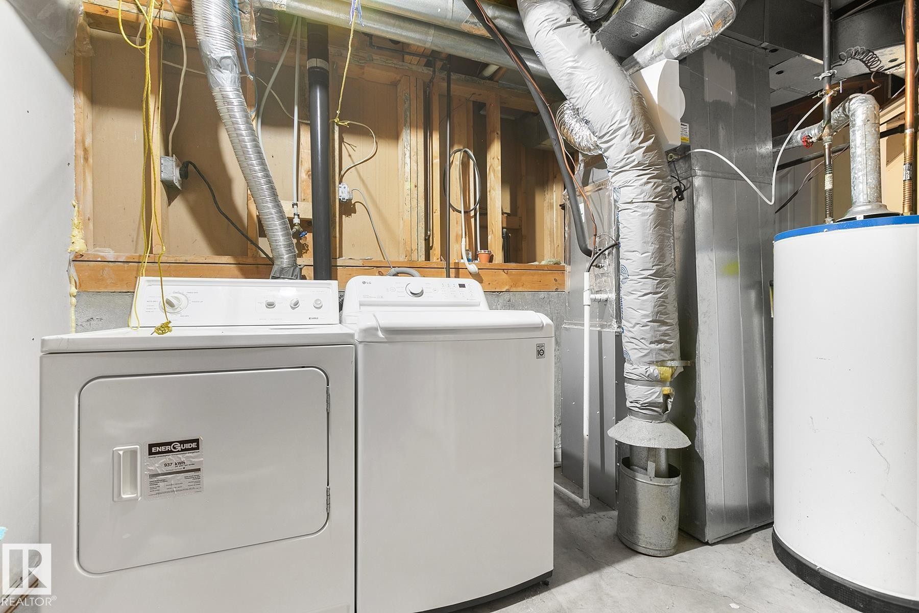 Edmonton, AB - Indoor Photo Showing Laundry Room