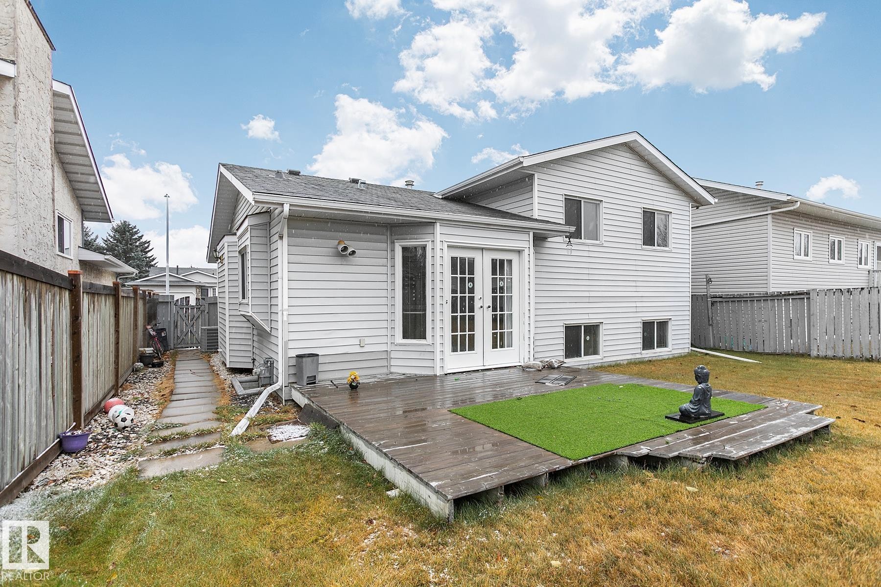 Edmonton, AB - Outdoor