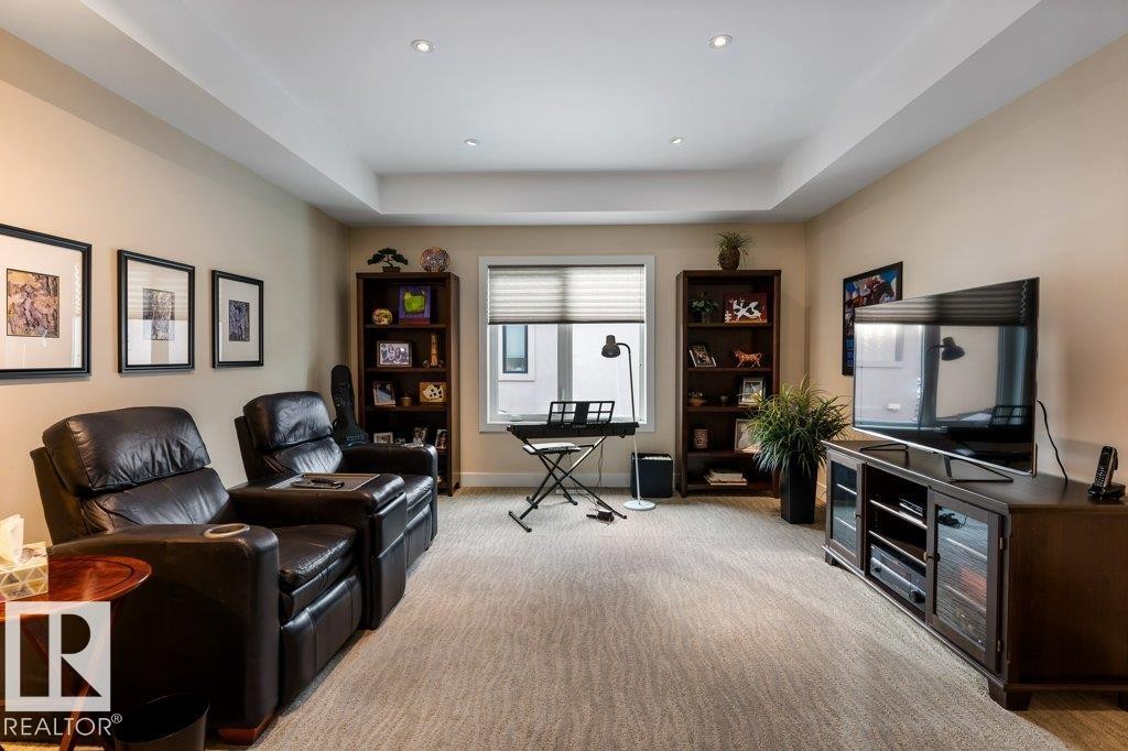 4522 Donsdale Drive Nw, Edmonton, AB - Indoor Photo Showing Living Room