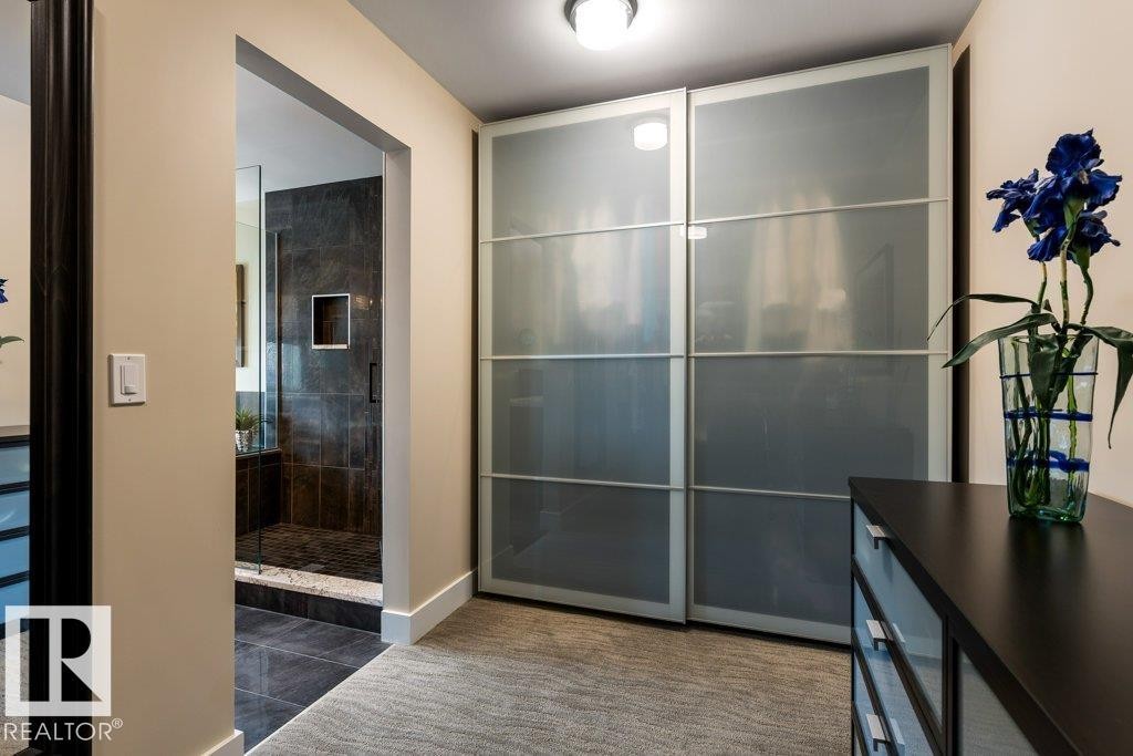 4522 Donsdale Drive Nw, Edmonton, AB - Indoor Photo Showing Other Room