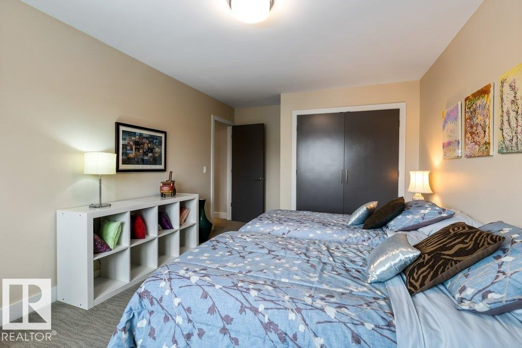 4522 Donsdale Drive Nw, Edmonton, AB - Indoor Photo Showing Bedroom