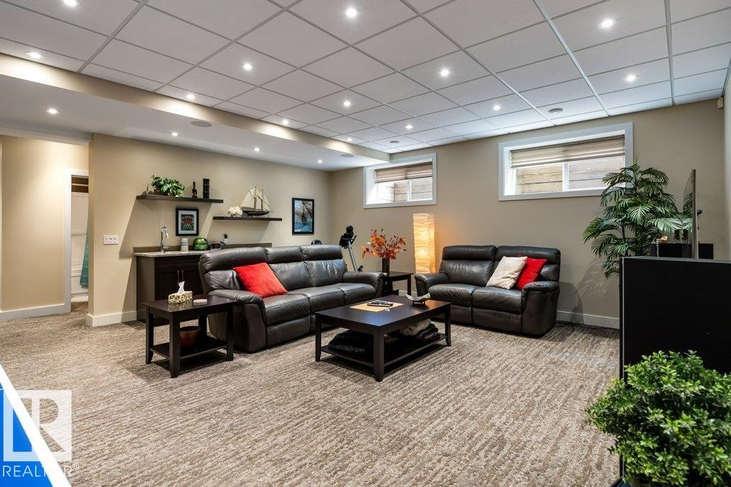 4522 Donsdale Drive Nw, Edmonton, AB - Indoor Photo Showing Basement