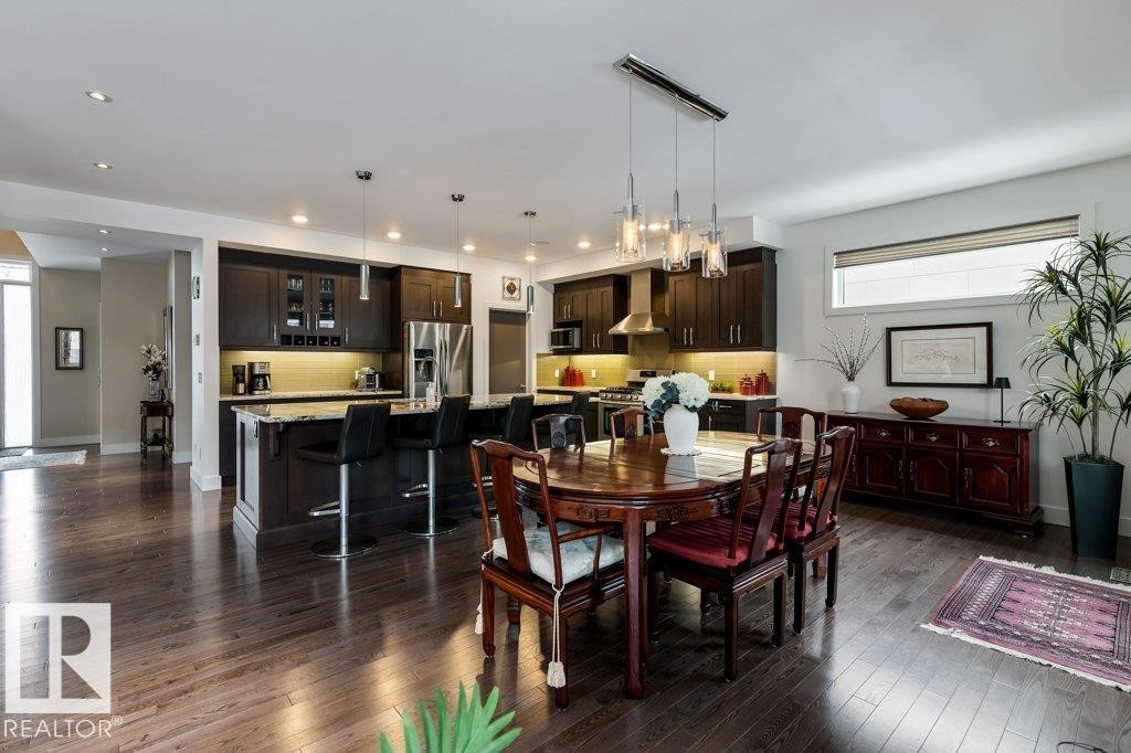 4522 Donsdale Drive Nw, Edmonton, AB - Indoor Photo Showing Dining Room