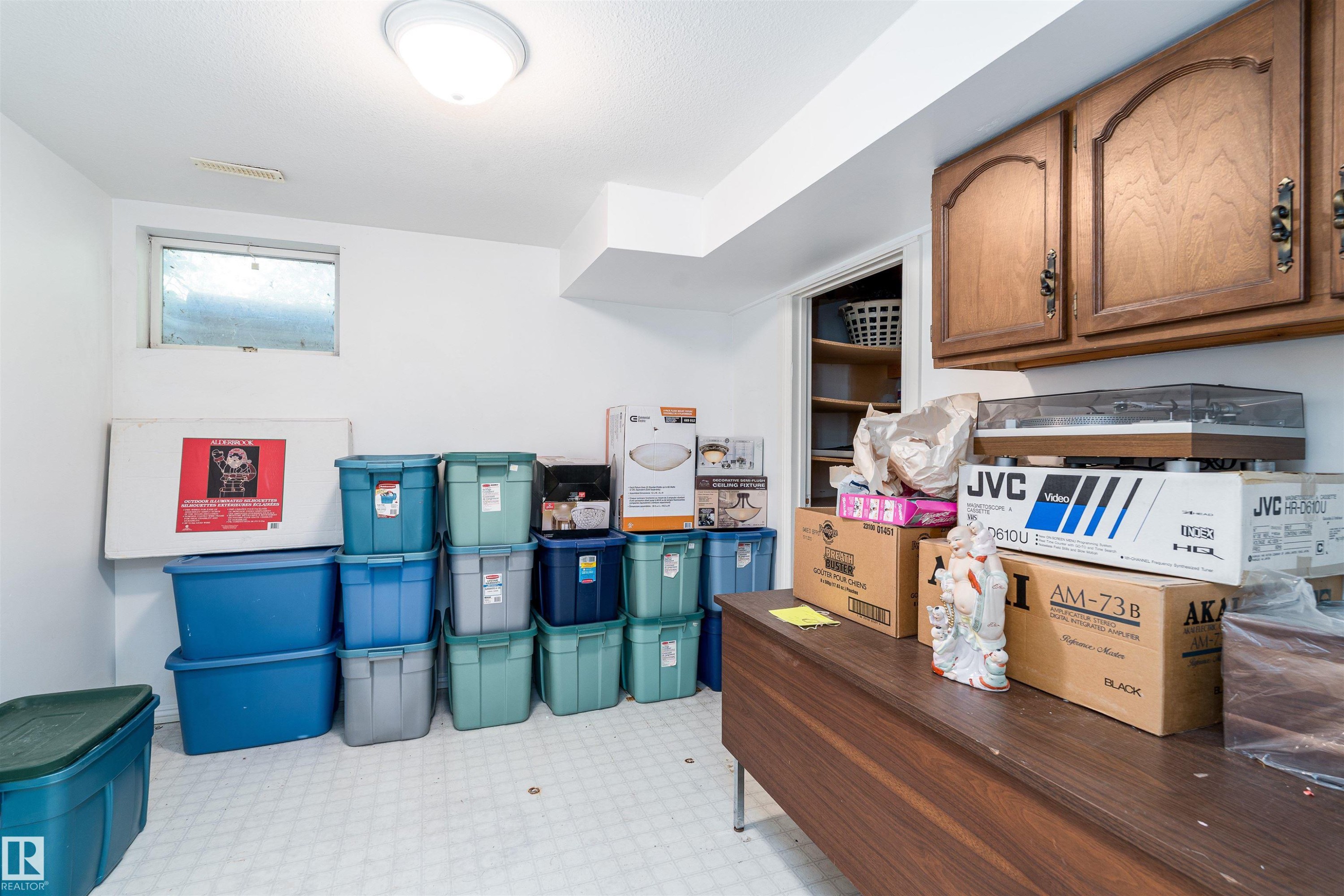 10812 5 Avenue, Edmonton, AB - Indoor Photo Showing Other Room