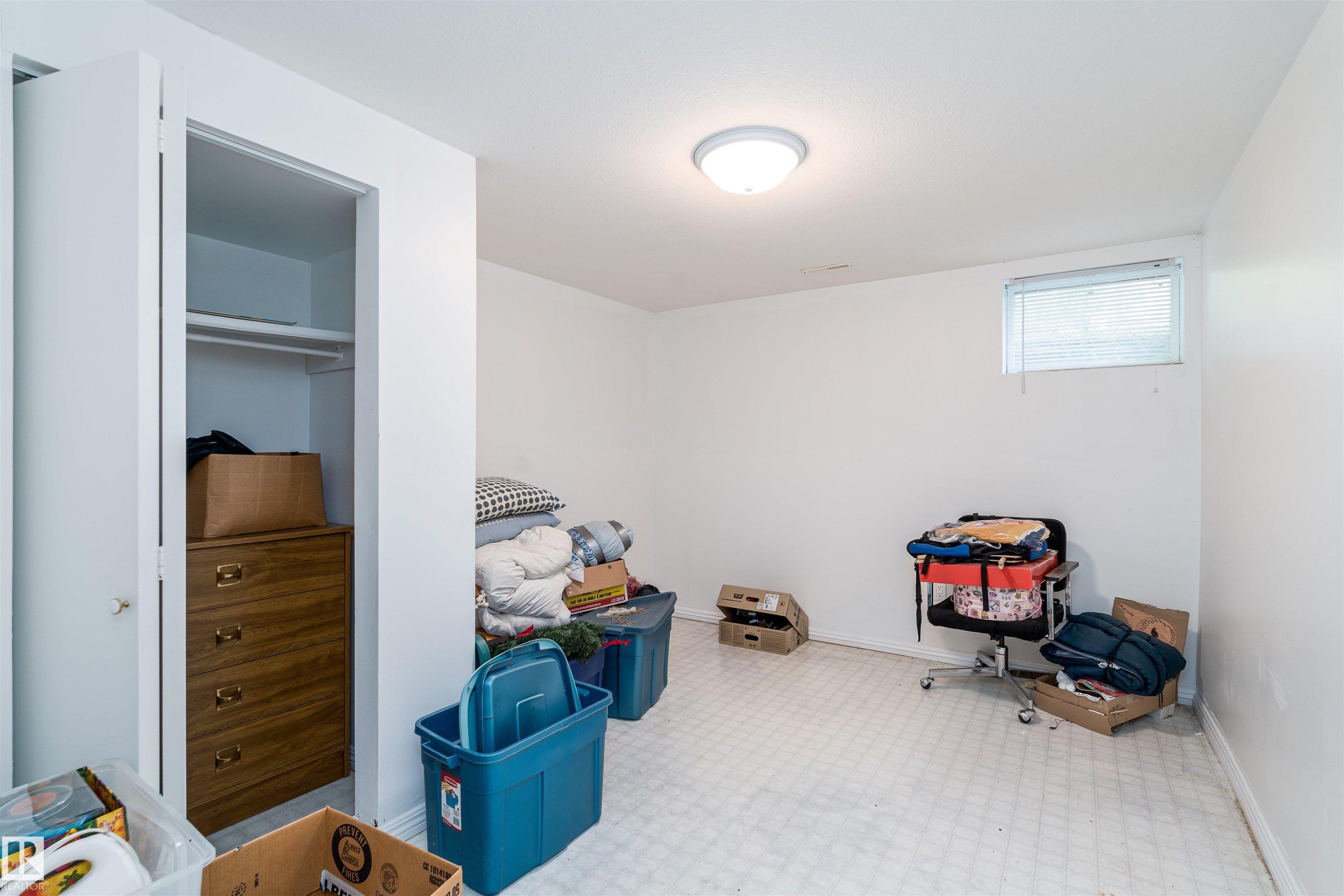 10812 5 Avenue, Edmonton, AB - Indoor