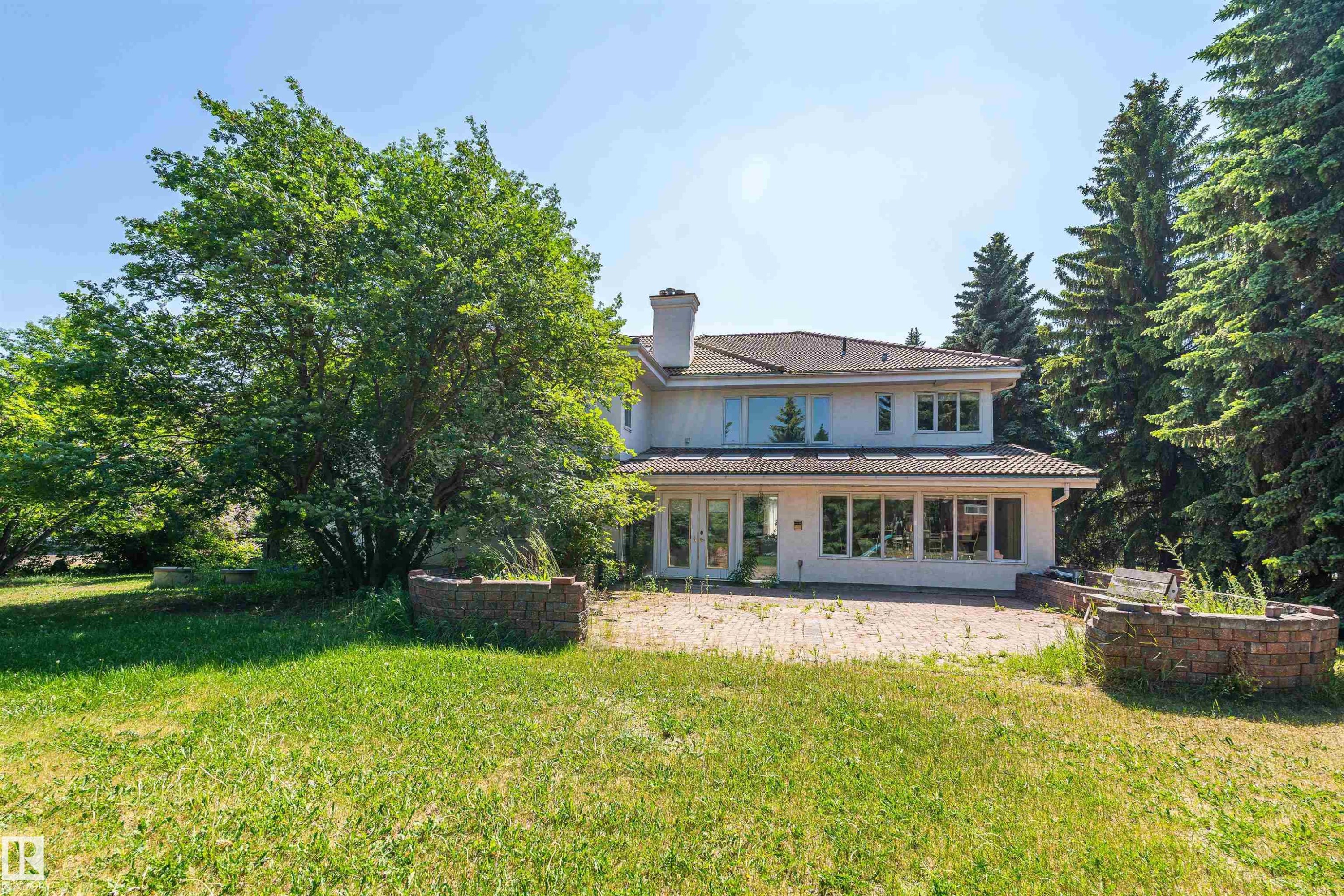 10812 5 Avenue, Edmonton, AB - Outdoor