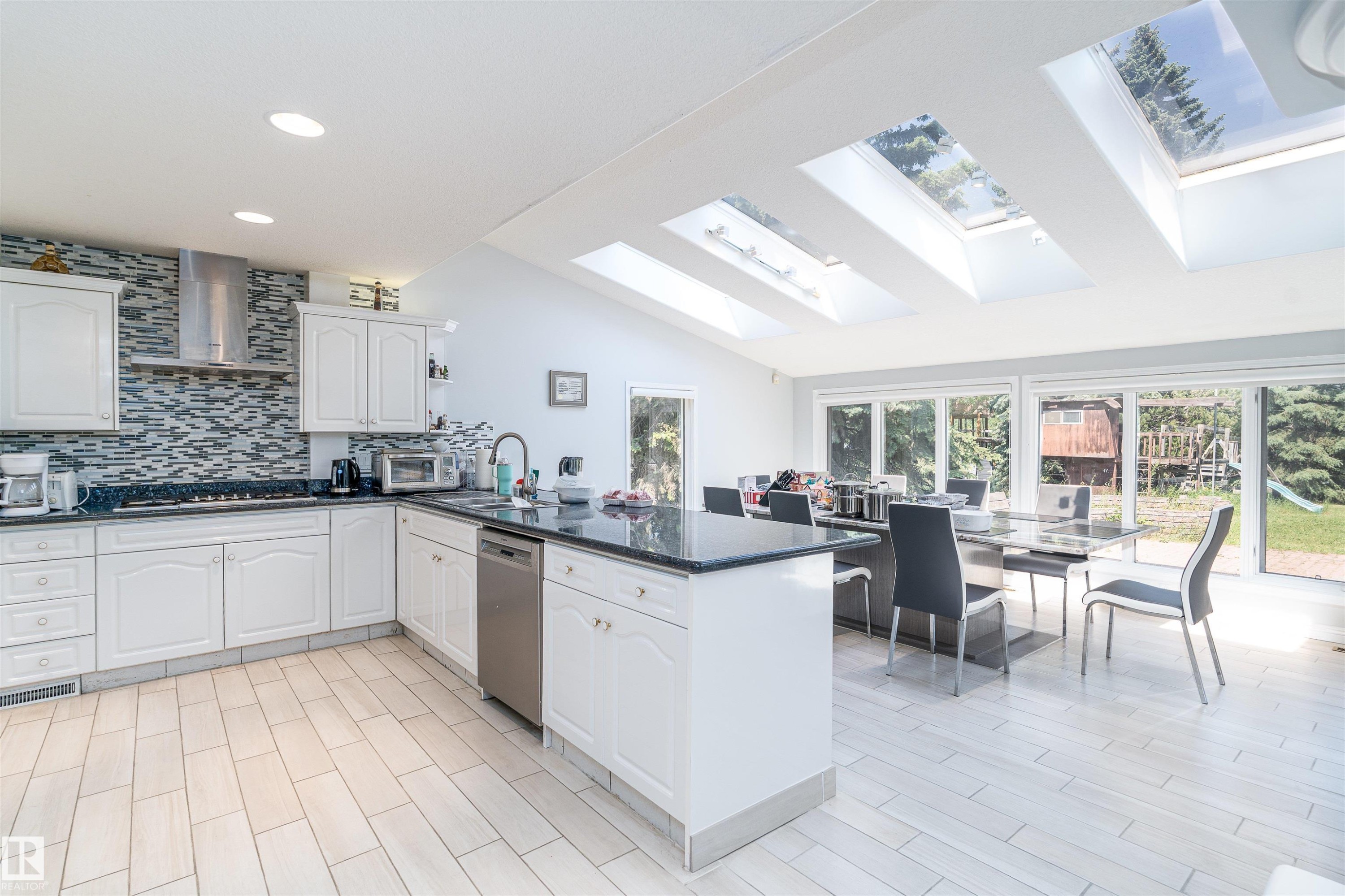 10812 5 Avenue, Edmonton, AB - Indoor Photo Showing Kitchen With Double Sink