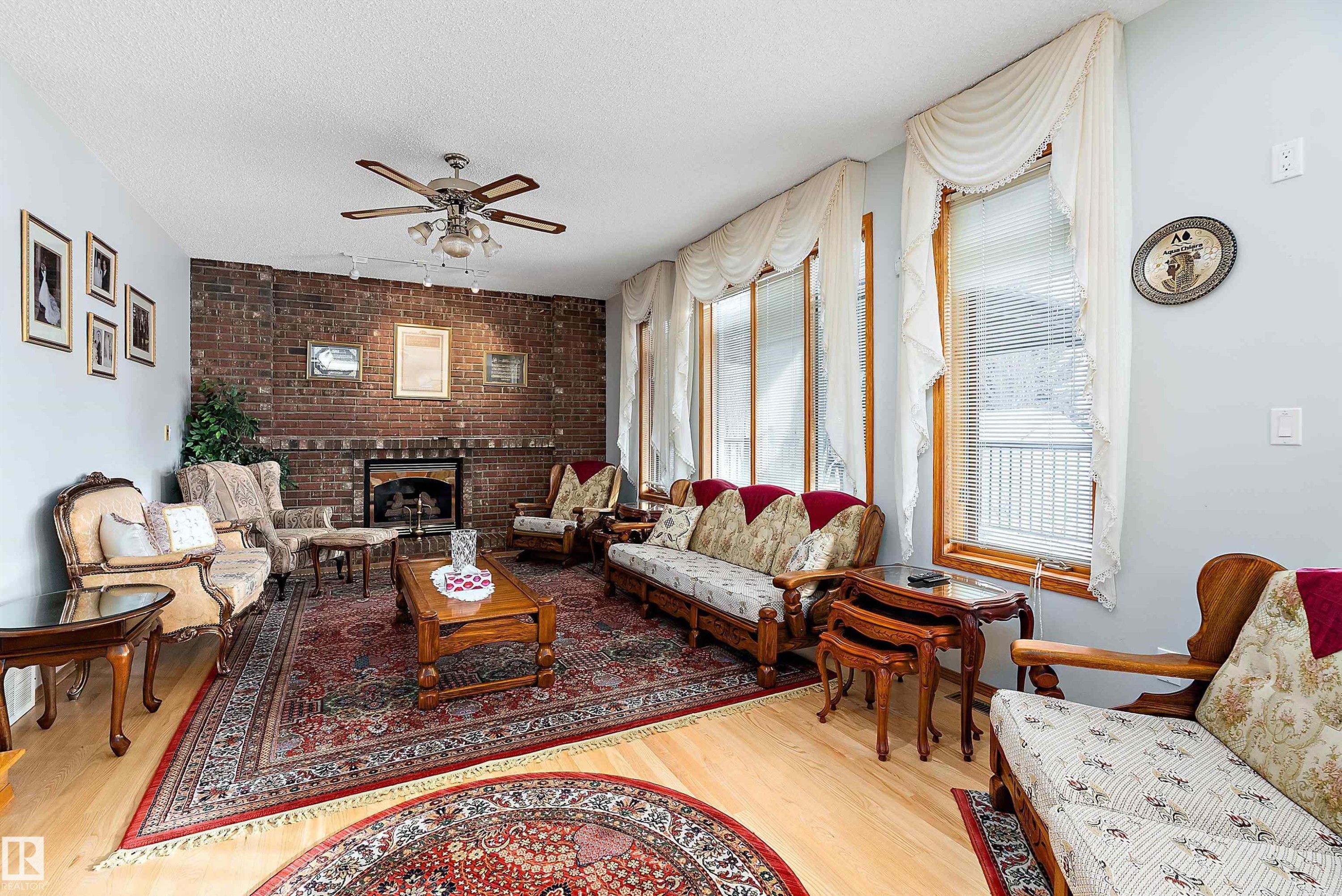 93 Cormack Crescent, Edmonton, AB - Indoor Photo Showing Living Room With Fireplace