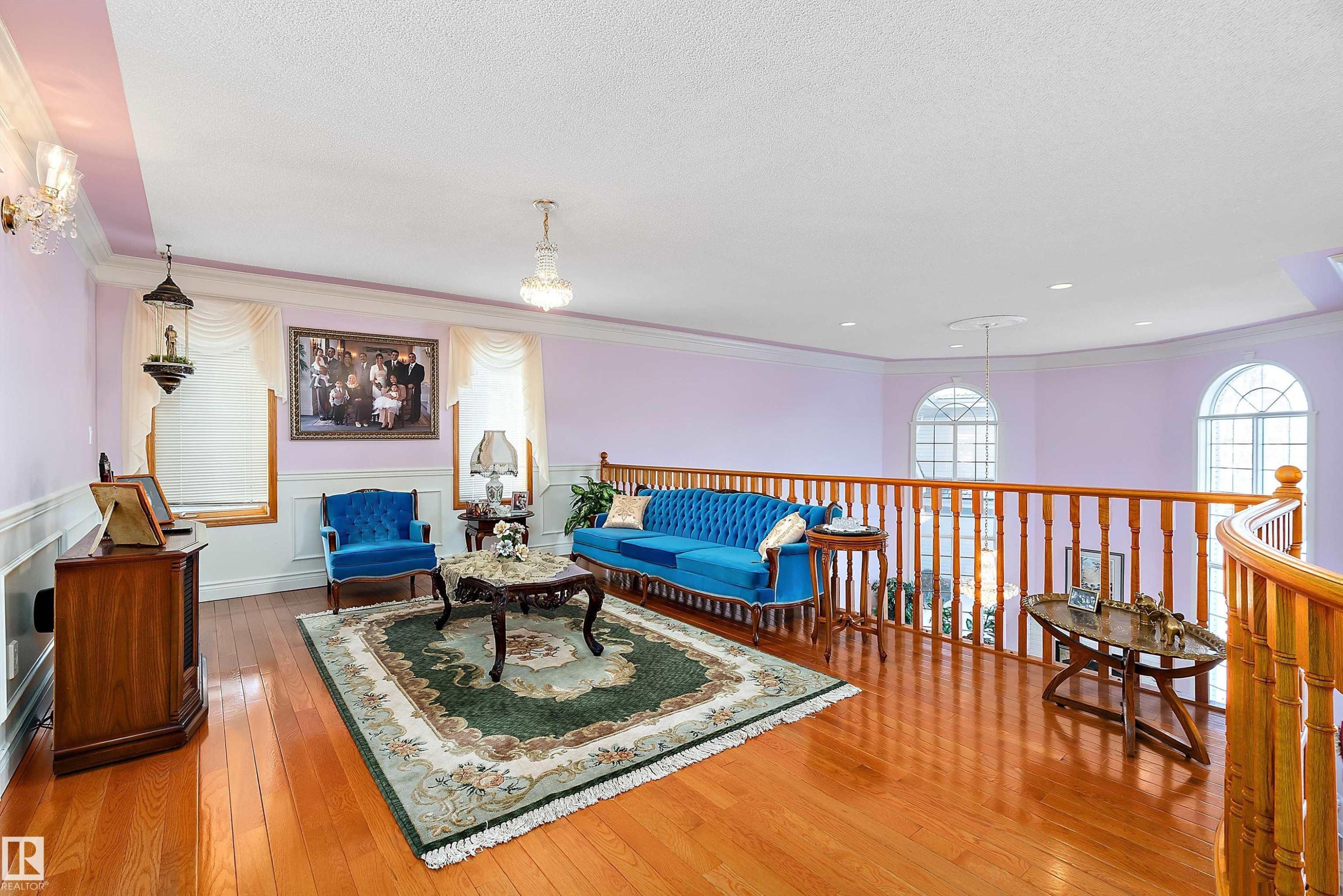 93 Cormack Crescent, Edmonton, AB - Indoor Photo Showing Living Room
