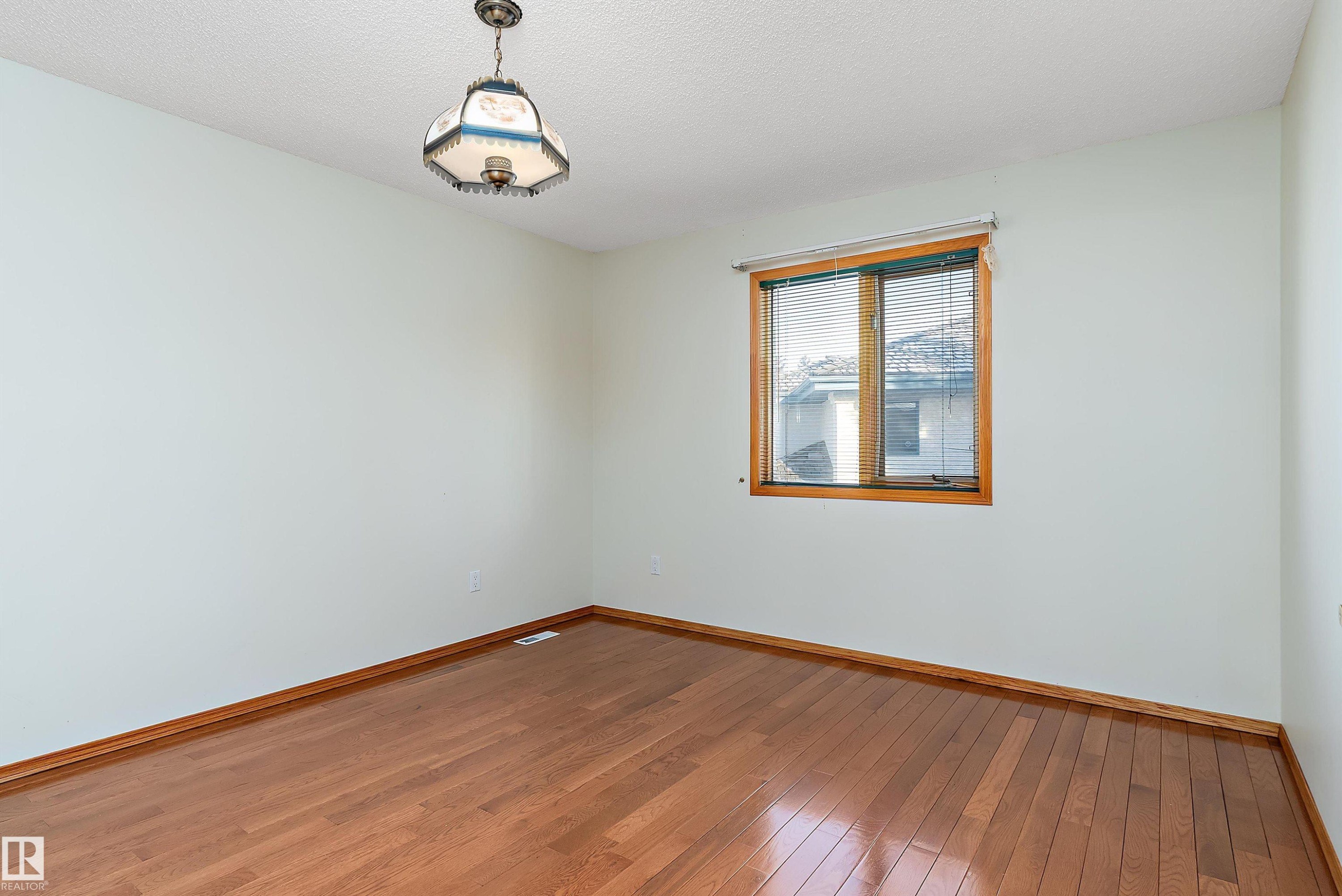 93 Cormack Crescent, Edmonton, AB - Indoor Photo Showing Other Room
