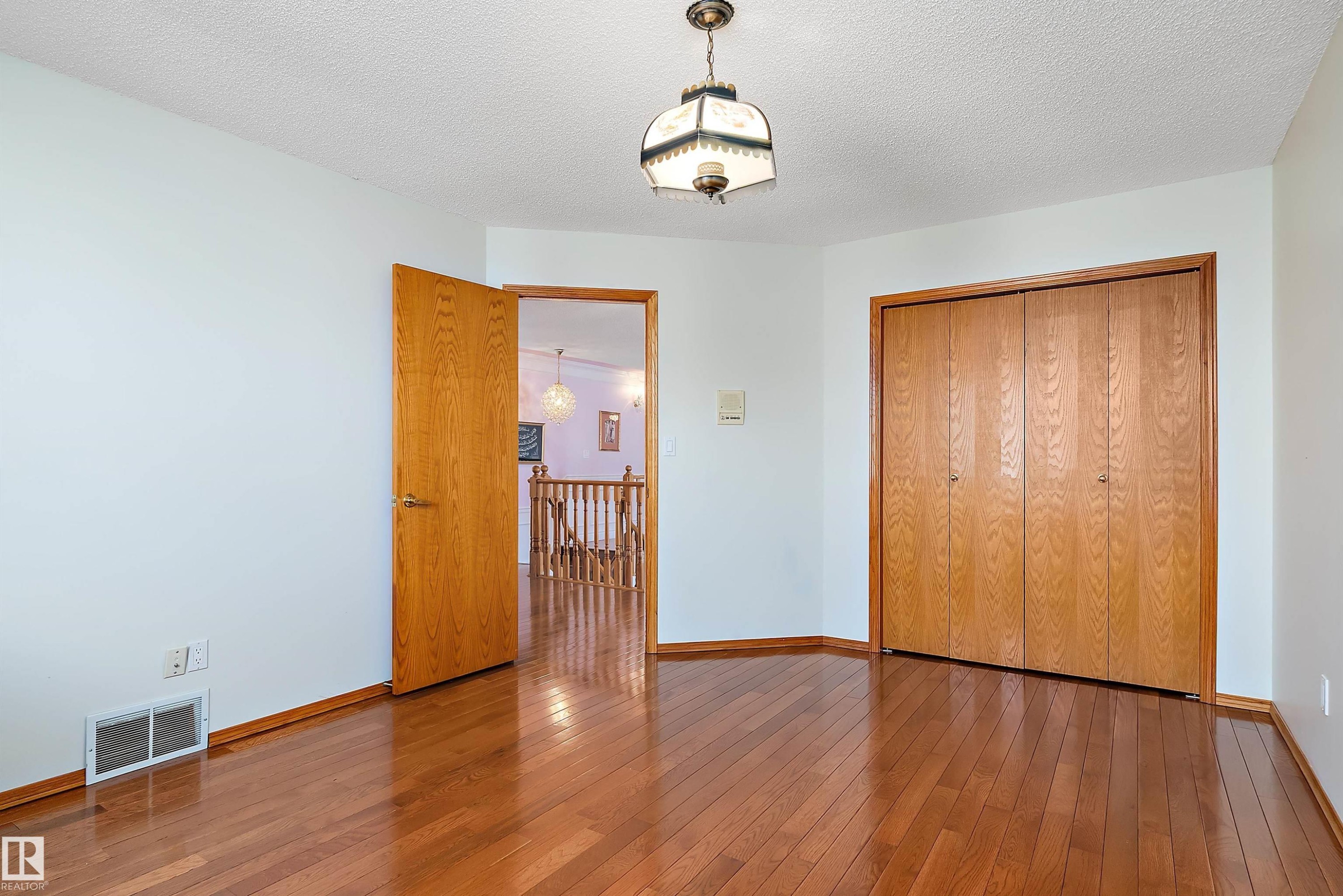 93 Cormack Crescent, Edmonton, AB - Indoor Photo Showing Other Room