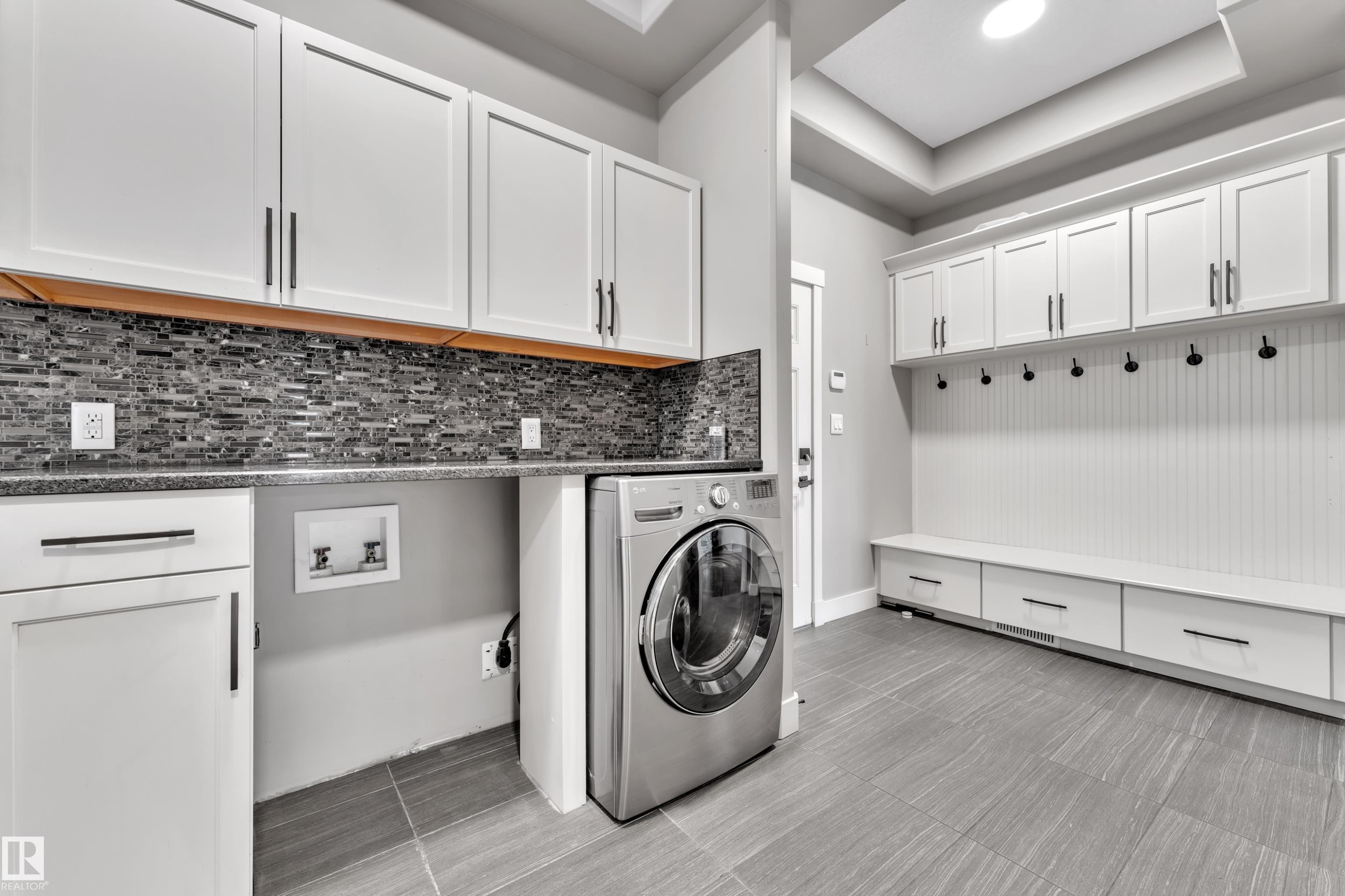 4107 Westcliff Heath, Edmonton, AB - Indoor Photo Showing Laundry Room