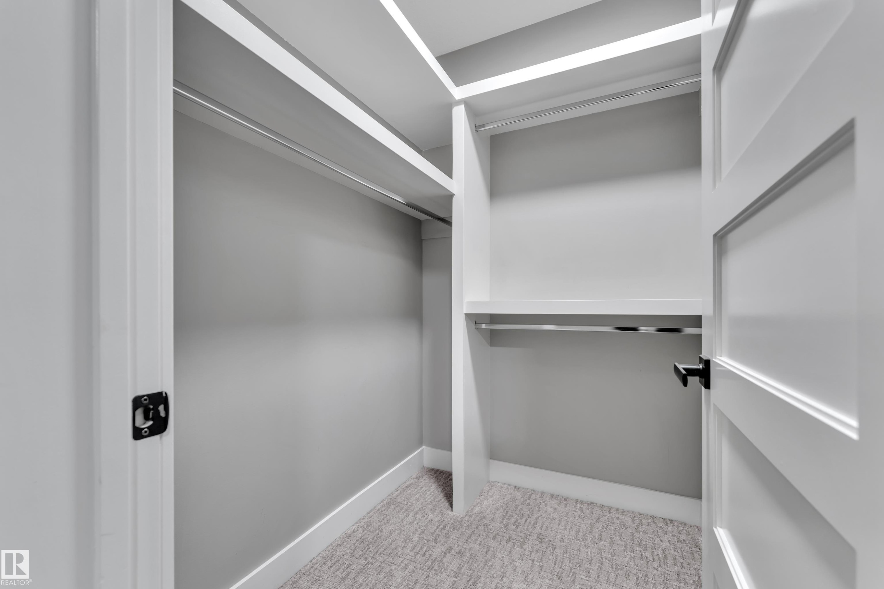 4107 Westcliff Heath, Edmonton, AB - Indoor Photo Showing Other Room