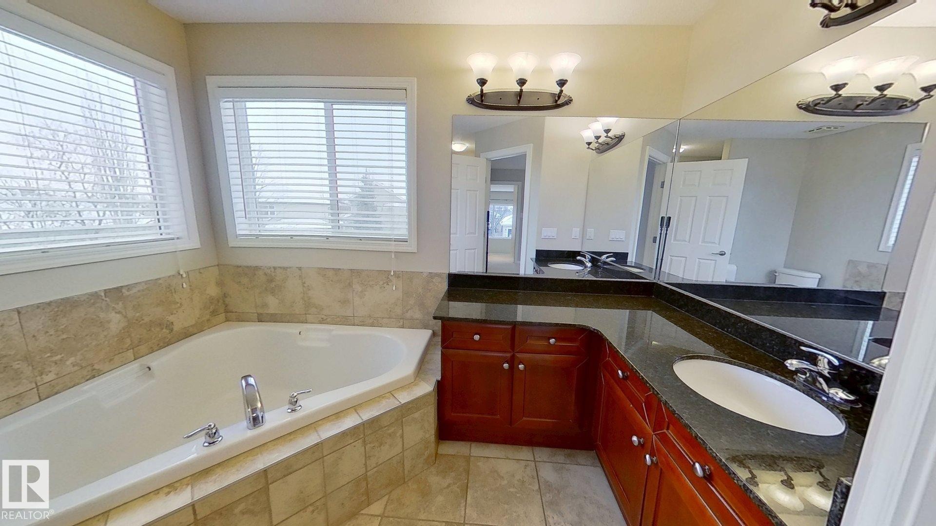 1157 Tory Road, Edmonton, AB - Indoor Photo Showing Bathroom