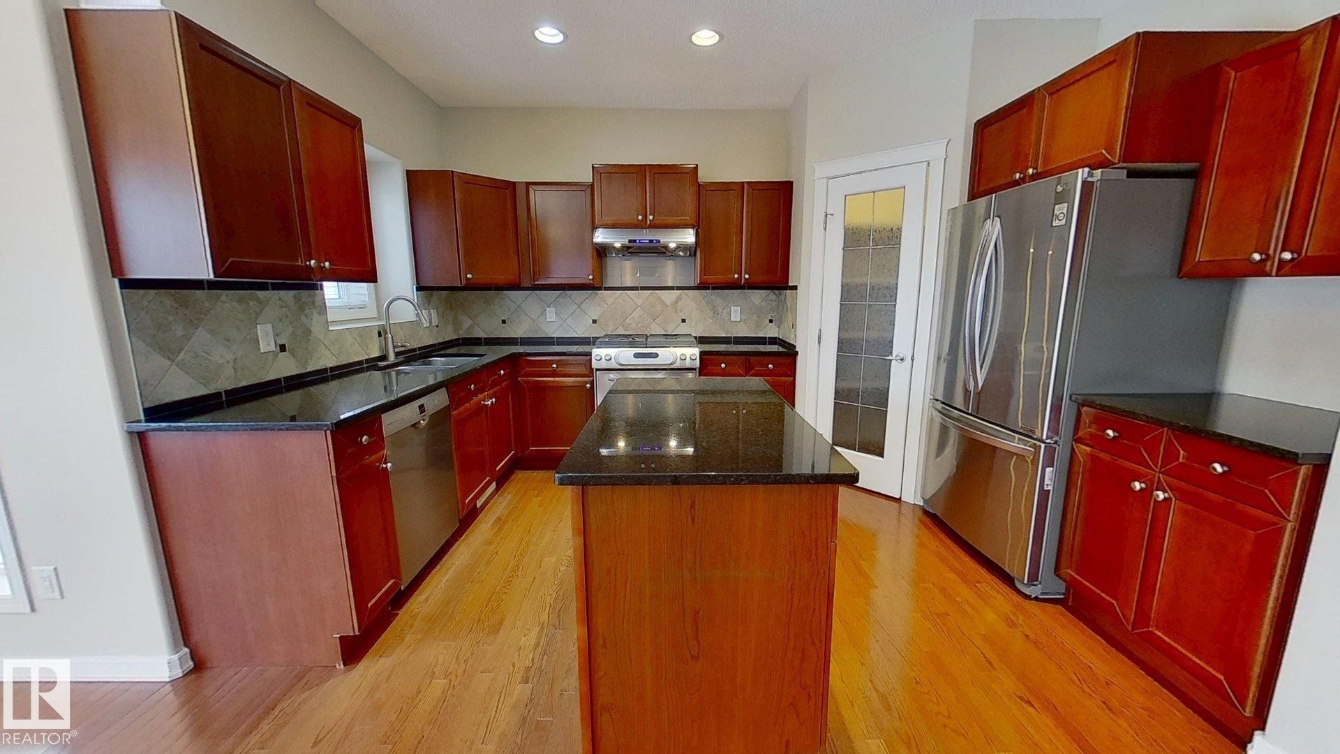 1157 Tory Road, Edmonton, AB - Indoor Photo Showing Kitchen