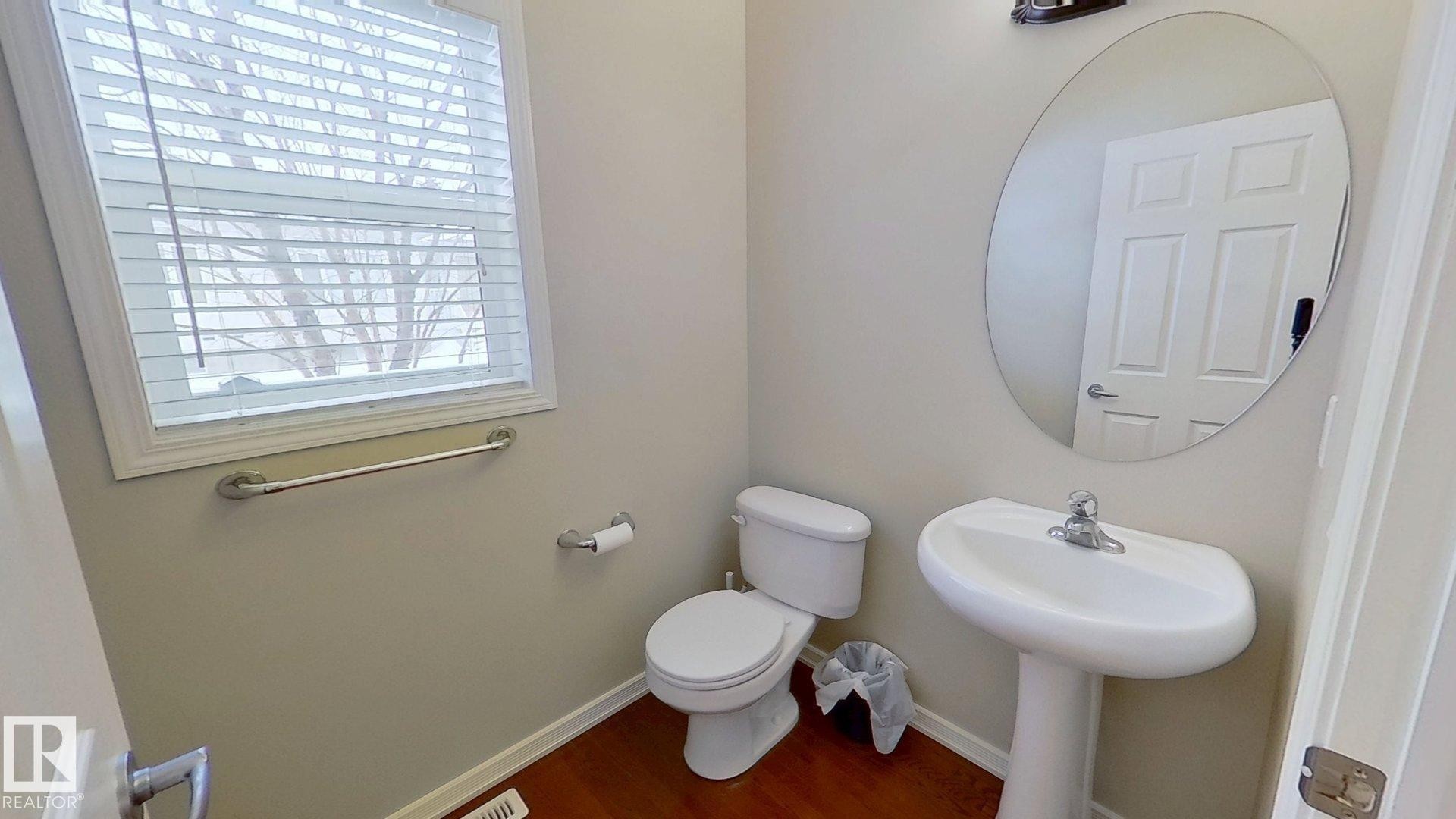 1157 Tory Road, Edmonton, AB - Indoor Photo Showing Bathroom