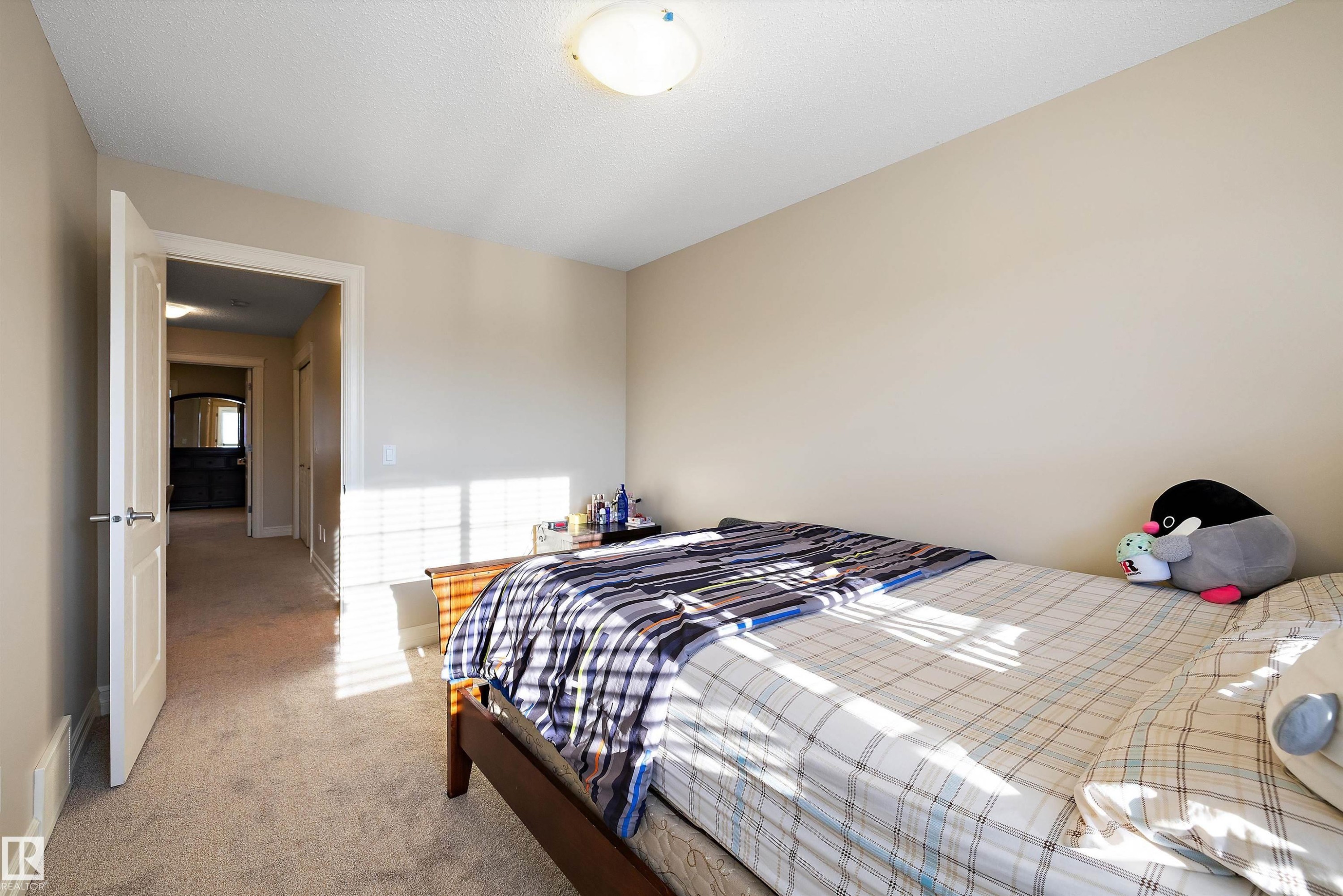 2407 Casselman Crescent, Edmonton, AB - Indoor Photo Showing Bedroom