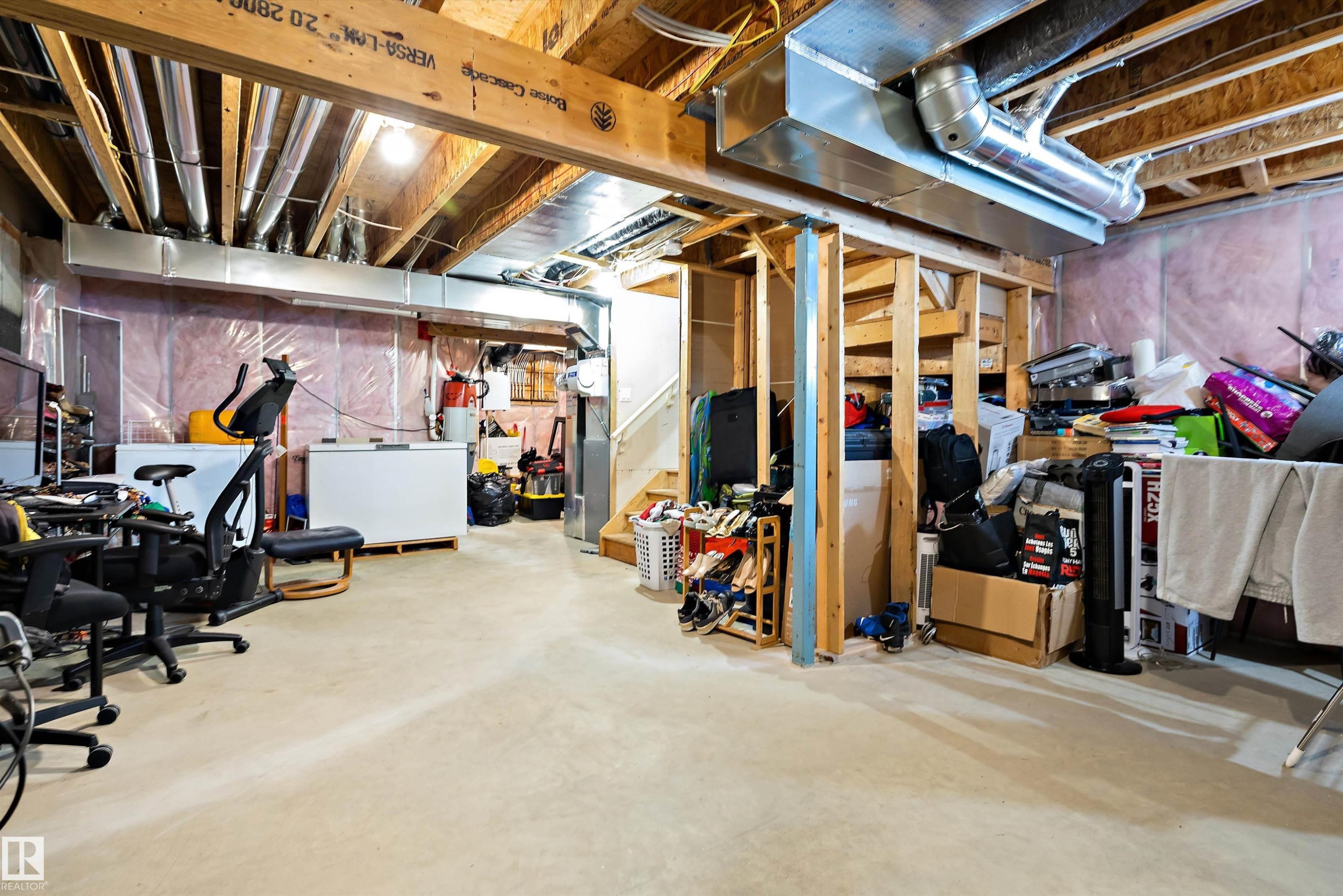 2407 Casselman Crescent, Edmonton, AB - Indoor Photo Showing Basement