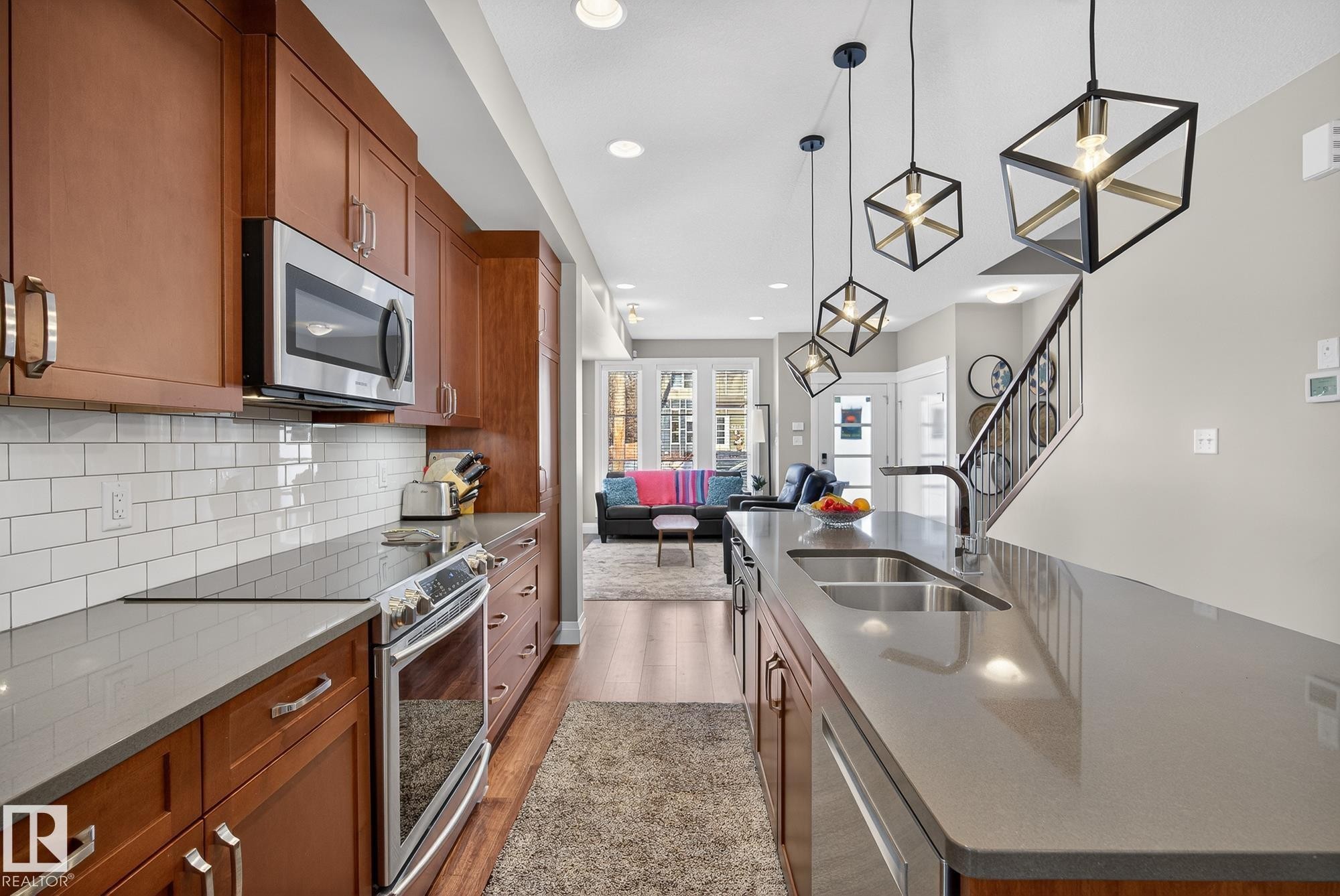 9015 92 Avenue, Edmonton, AB - Indoor Photo Showing Kitchen With Double Sink With Upgraded Kitchen