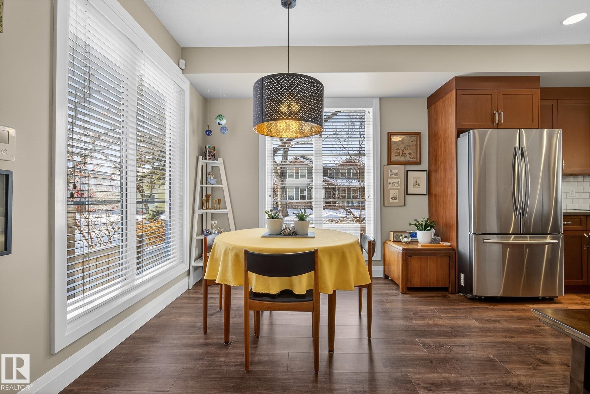 9015 92 Avenue, Edmonton, AB - Indoor Photo Showing Dining Room