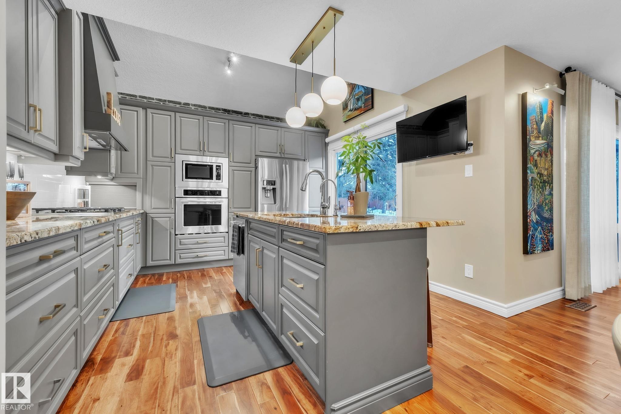 39 500 Lessard Drive, Edmonton, AB - Indoor Photo Showing Kitchen With Upgraded Kitchen