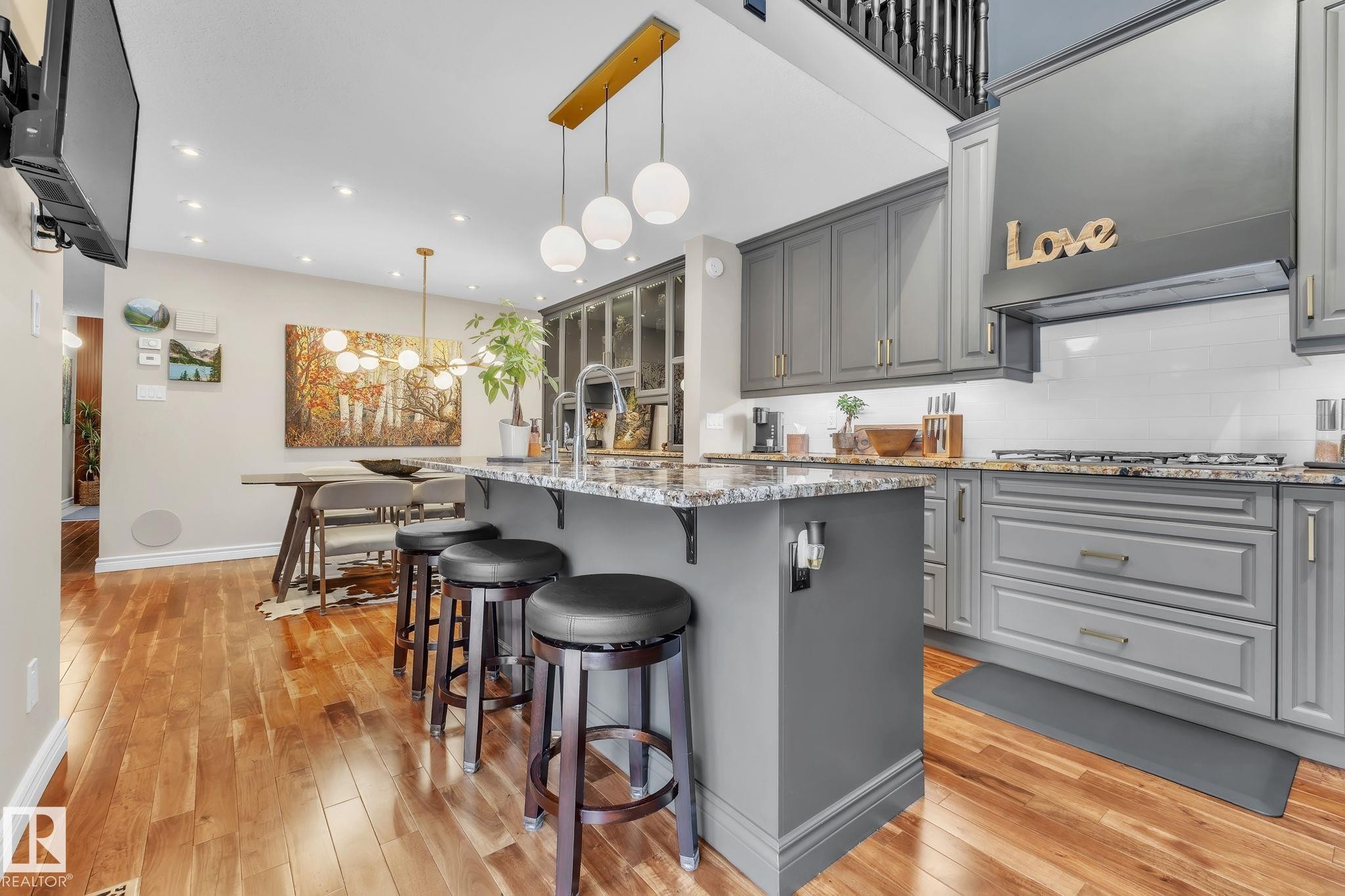 39 500 Lessard Drive, Edmonton, AB - Indoor Photo Showing Kitchen With Upgraded Kitchen