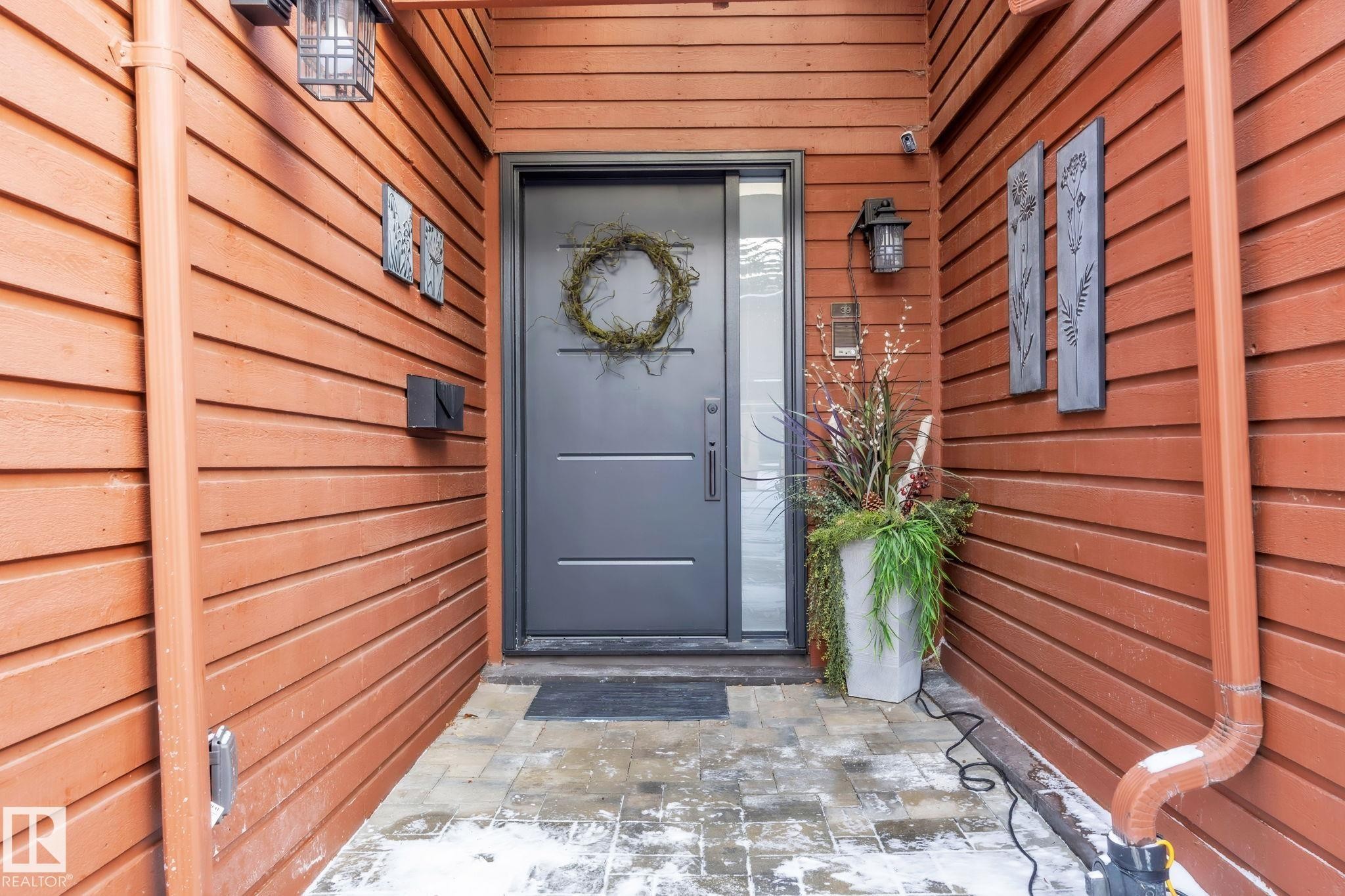 39 500 Lessard Drive, Edmonton, AB - Outdoor With Exterior