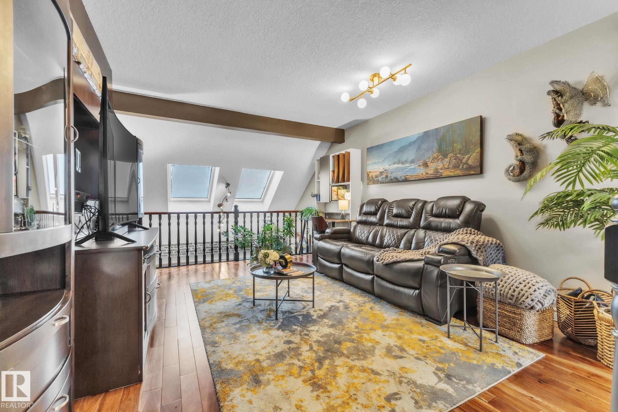 39 500 Lessard Drive, Edmonton, AB - Indoor Photo Showing Living Room