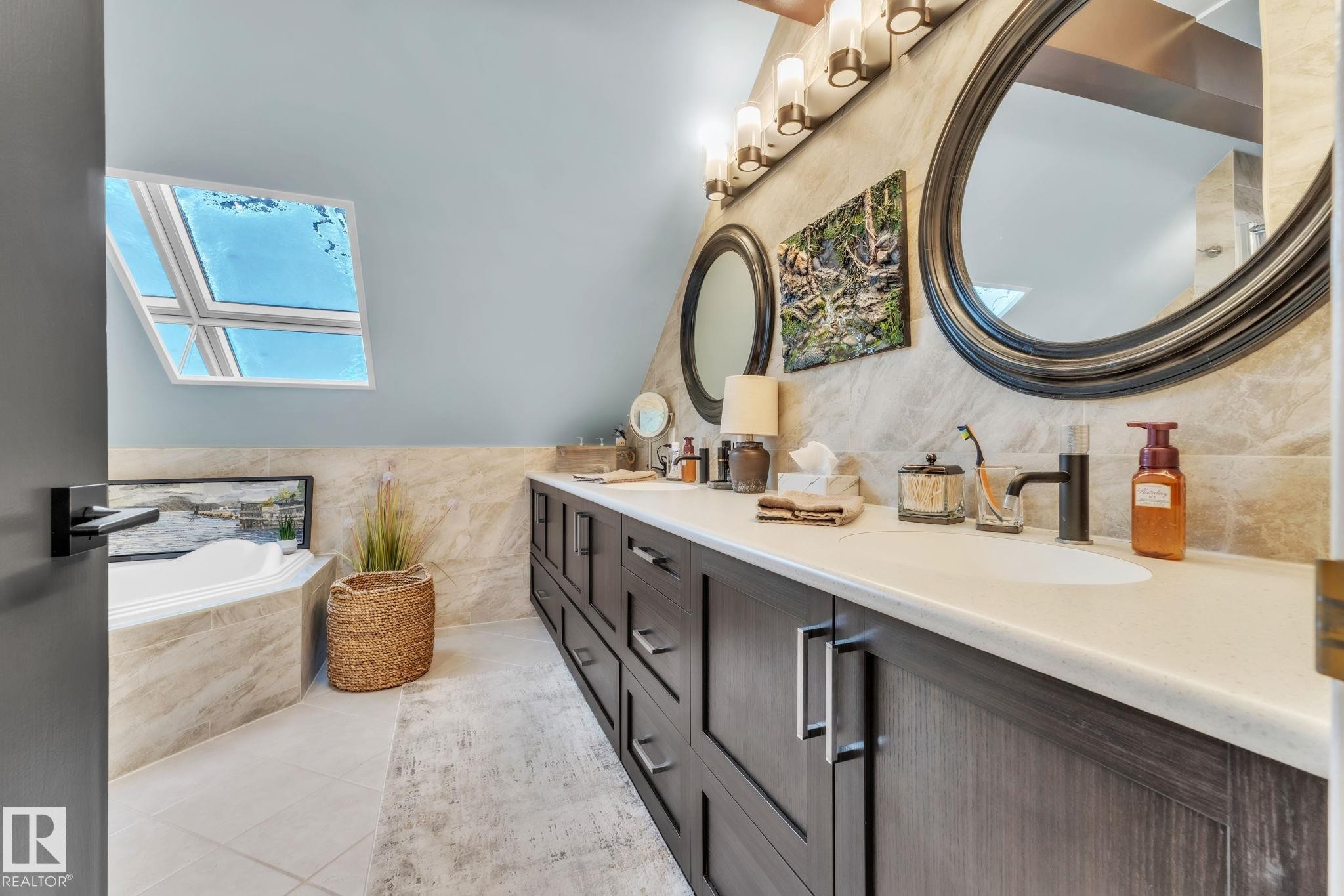 39 500 Lessard Drive, Edmonton, AB - Indoor Photo Showing Bathroom