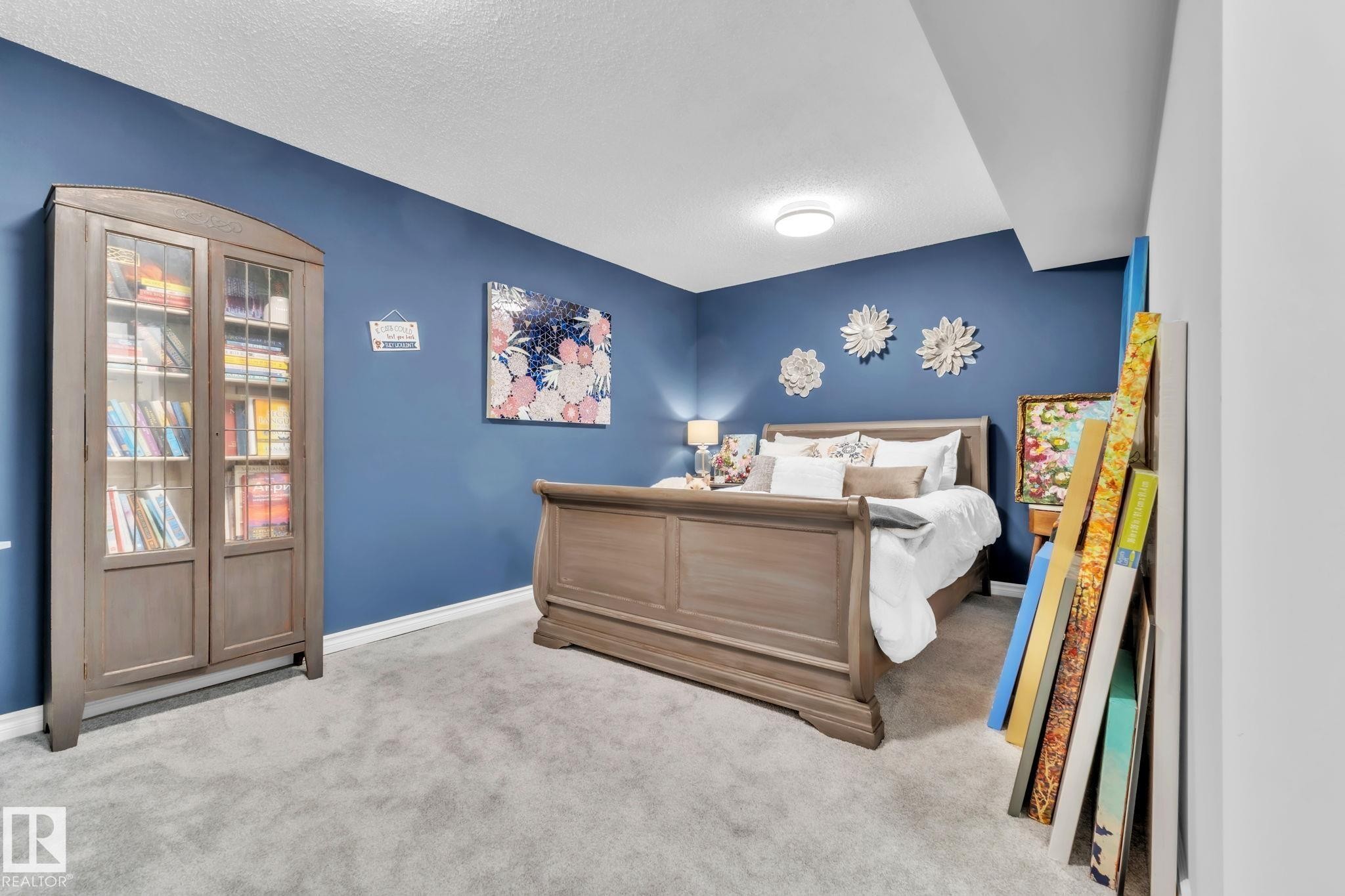 39 500 Lessard Drive, Edmonton, AB - Indoor Photo Showing Bedroom