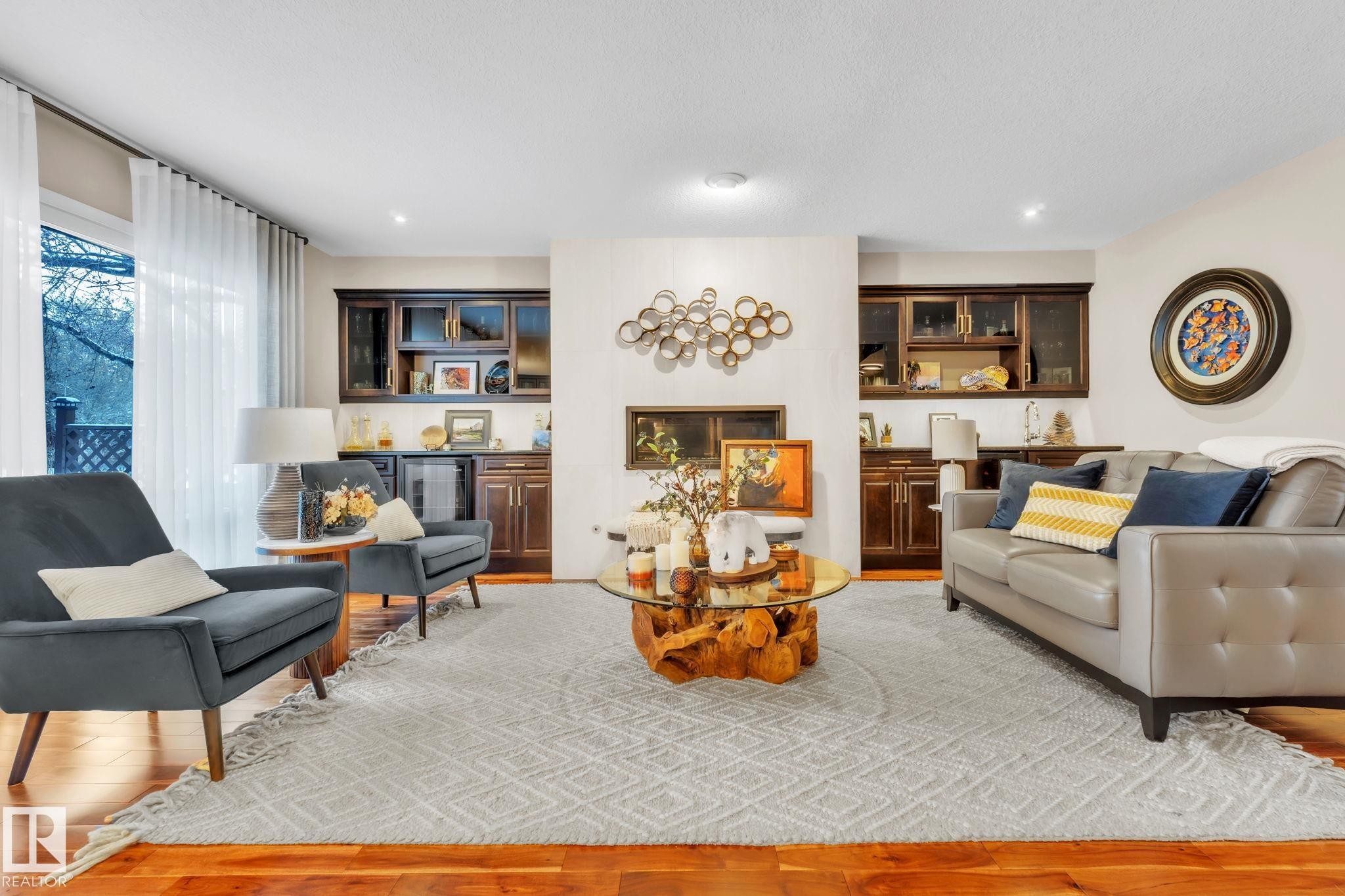 39 500 Lessard Drive, Edmonton, AB - Indoor Photo Showing Living Room