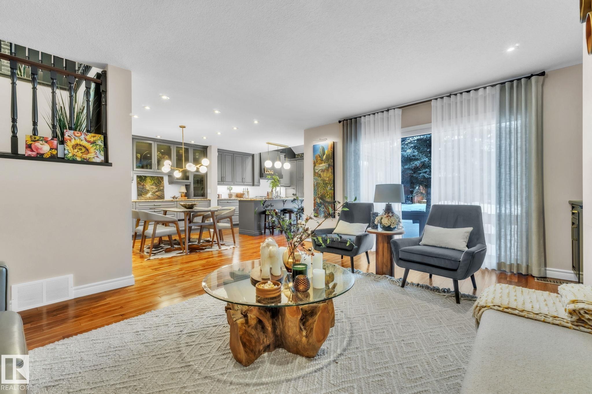 39 500 Lessard Drive, Edmonton, AB - Indoor Photo Showing Living Room