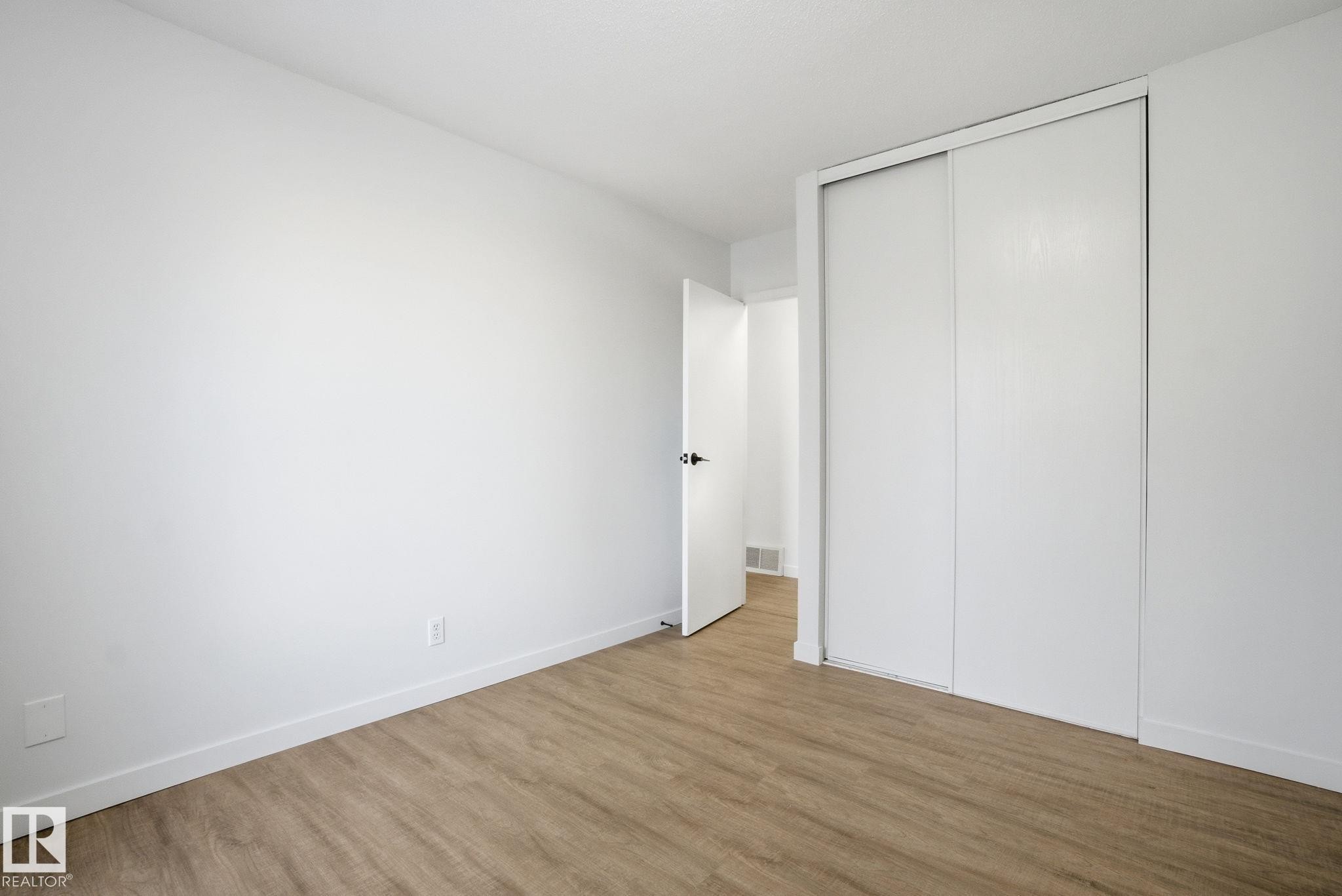 5538 145 Avenue, Edmonton, AB - Indoor Photo Showing Other Room