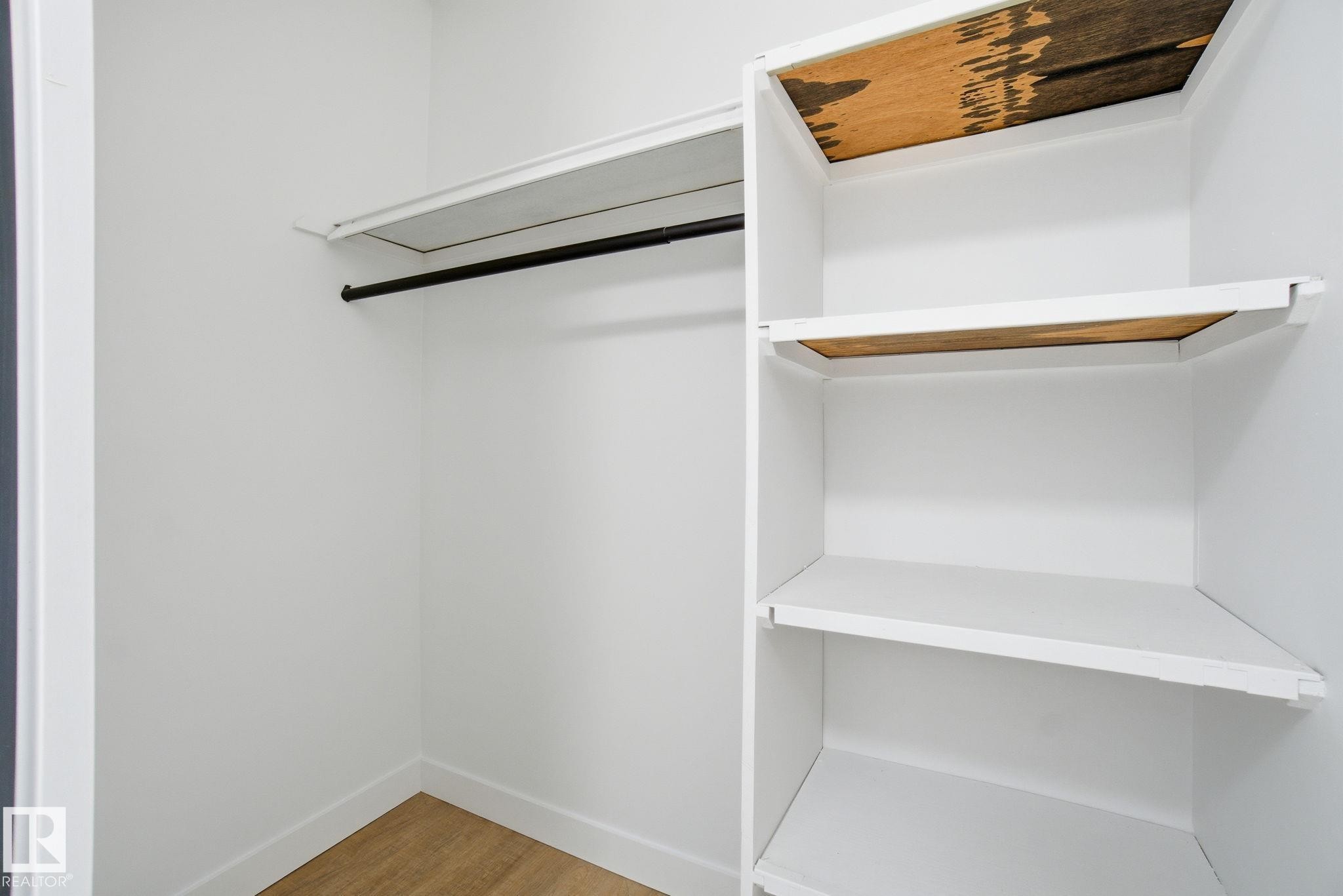 5538 145 Avenue, Edmonton, AB - Indoor With Storage