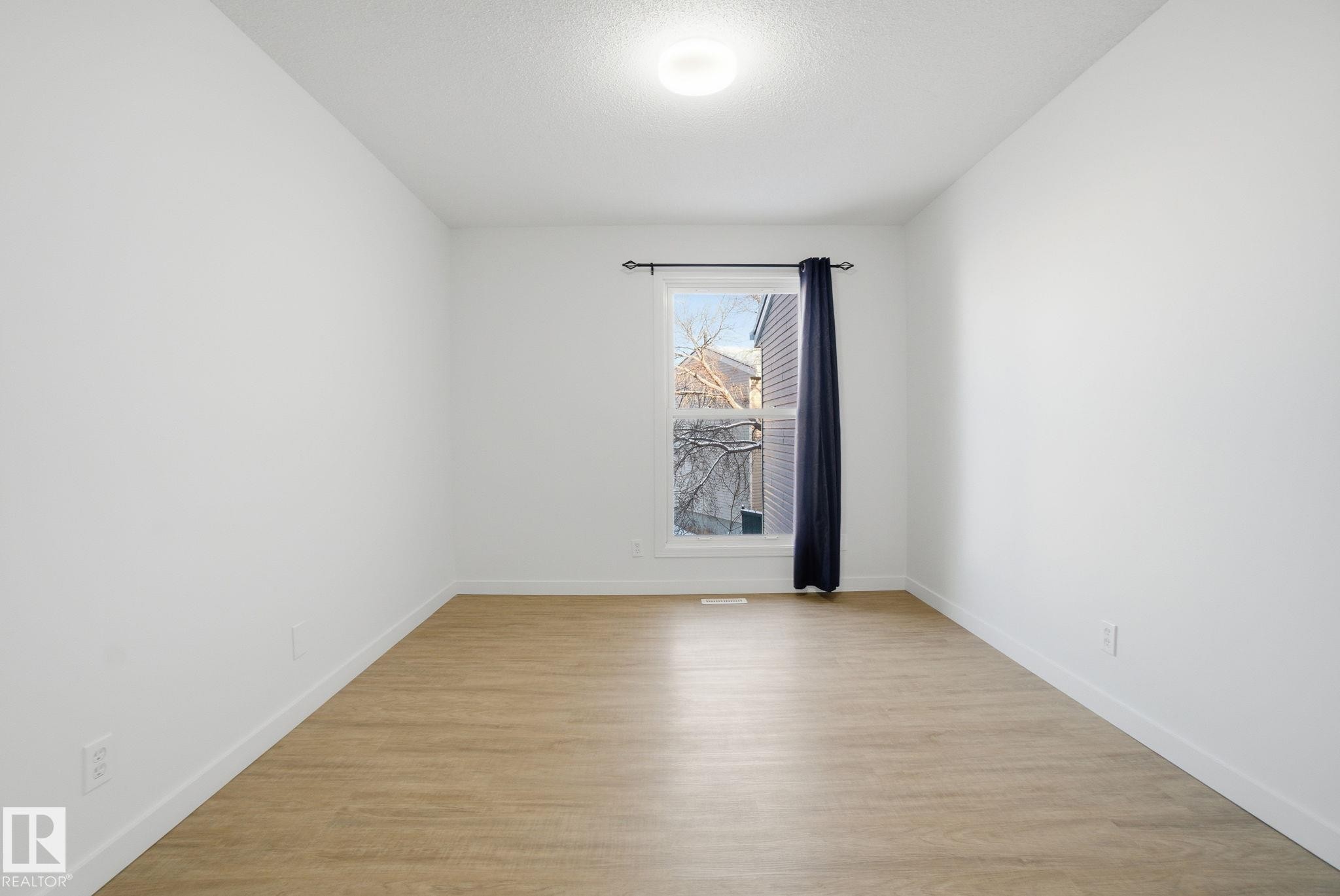 5538 145 Avenue, Edmonton, AB - Indoor Photo Showing Other Room