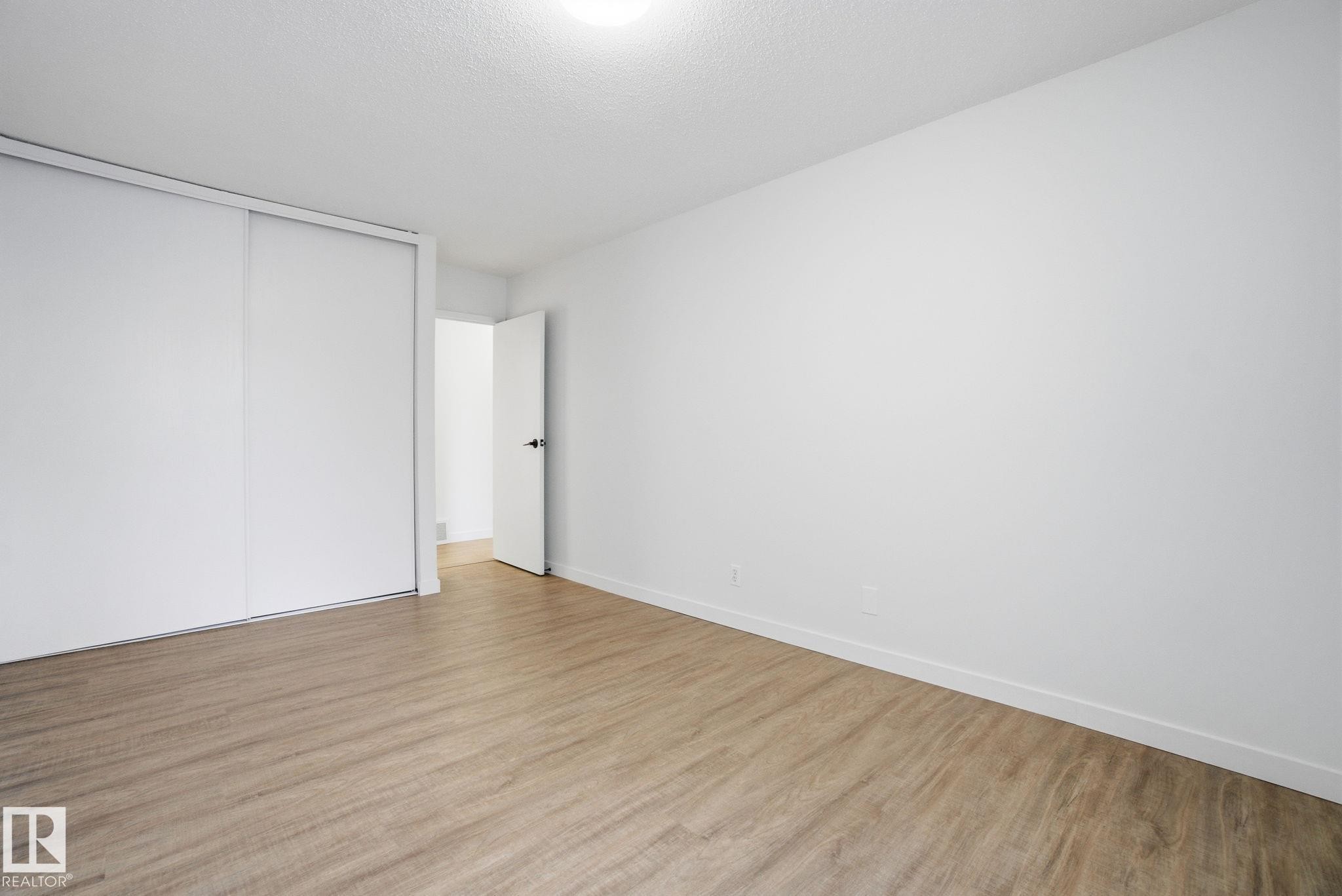 5538 145 Avenue, Edmonton, AB - Indoor Photo Showing Other Room