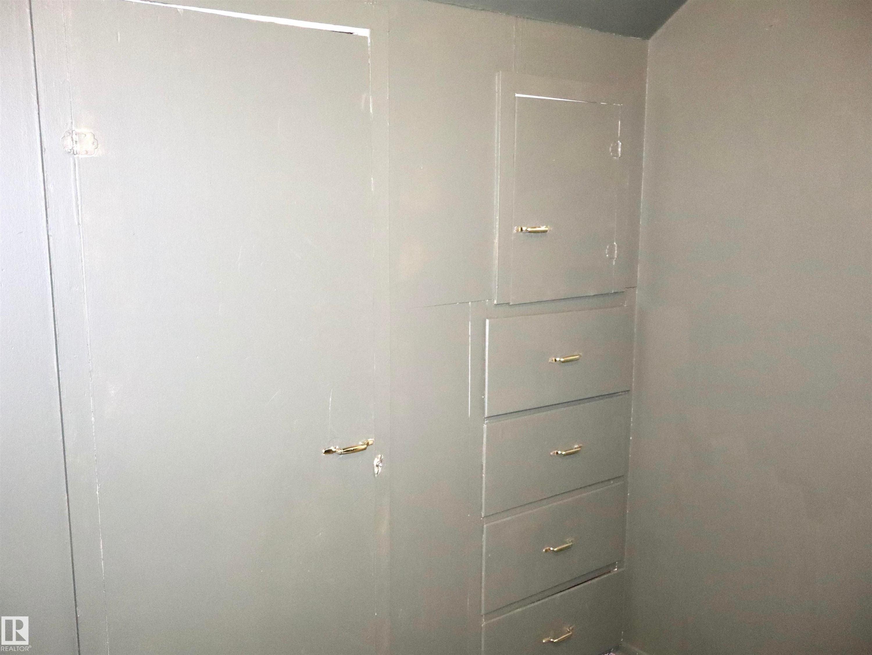 Detailed view - 4511 53 Ave, Barrhead, AB - Indoor