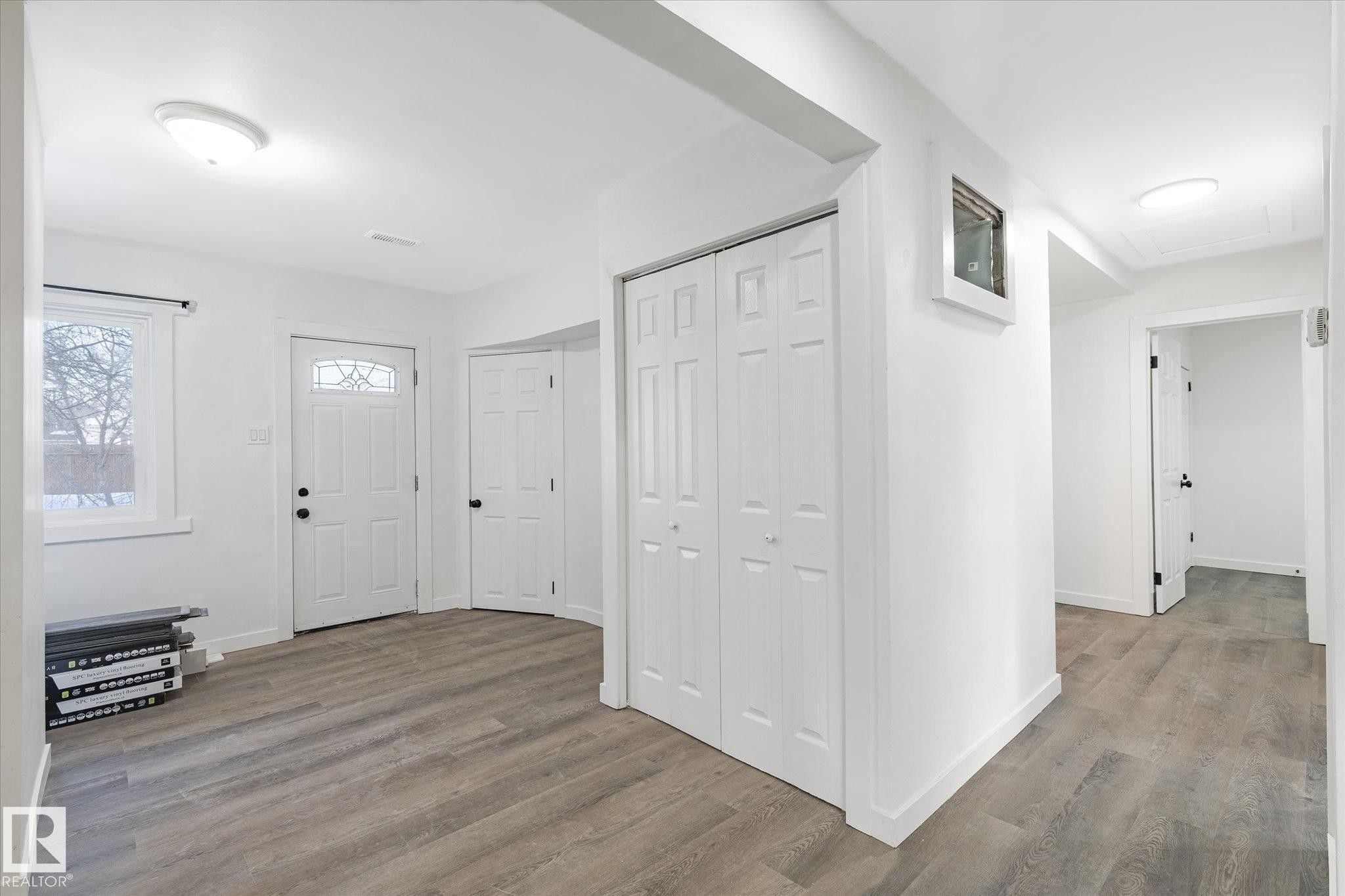 12034 37 Street, Edmonton, AB - Indoor Photo Showing Other Room