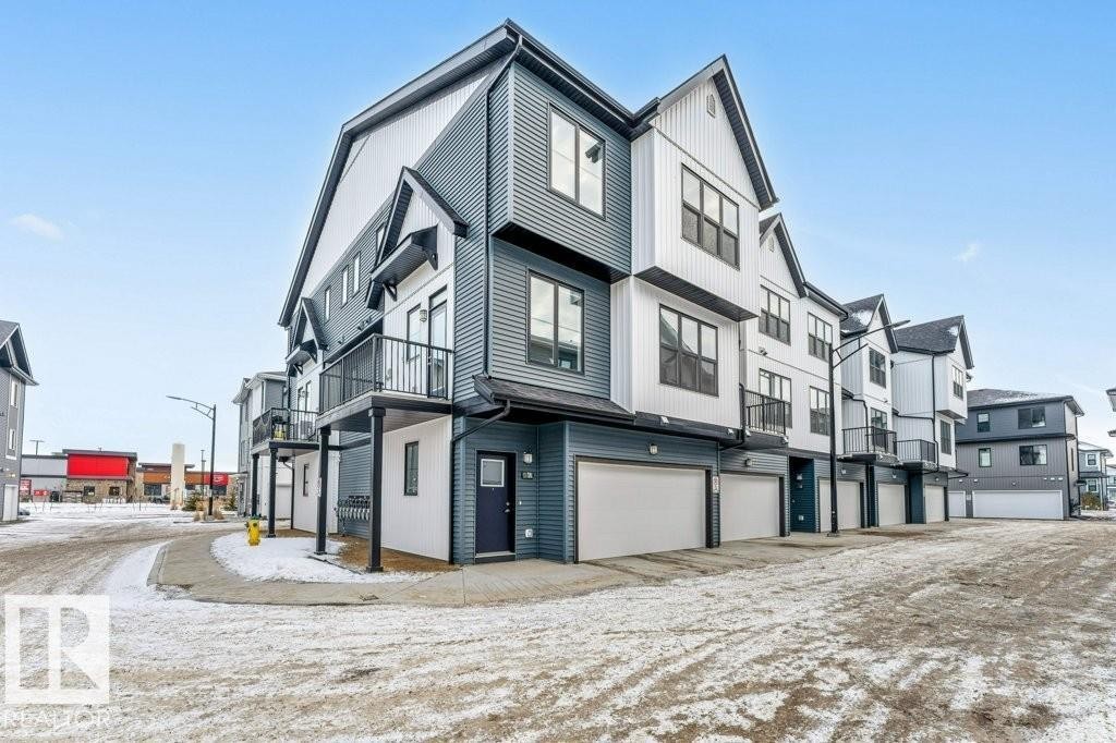 70 6905 25 Avenue Sw, Edmonton, AB - Outdoor