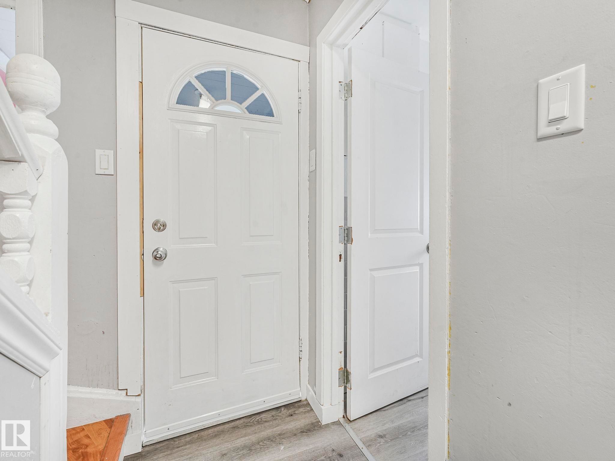 11532 88 Street, Edmonton, AB - Indoor Photo Showing Other Room