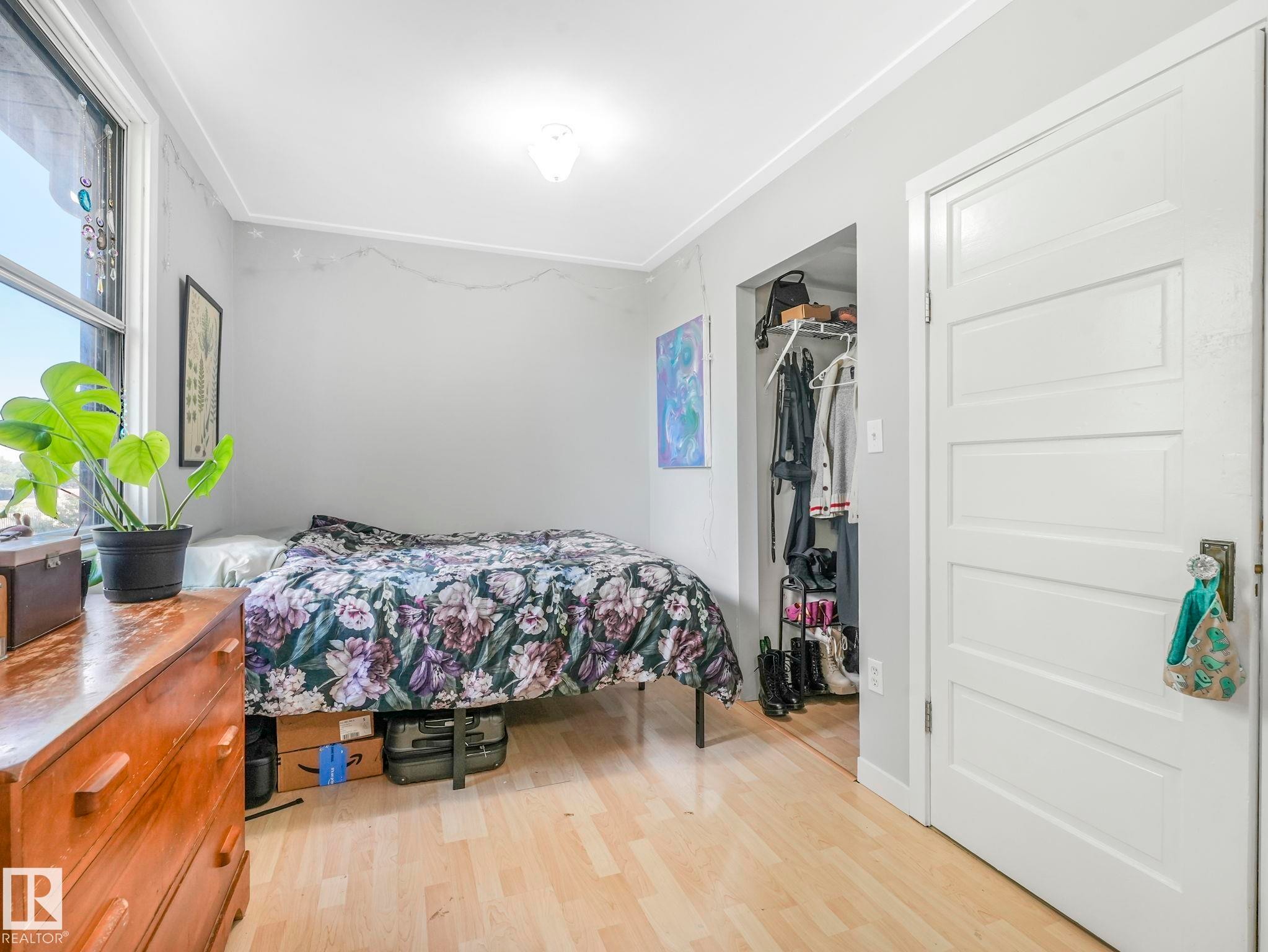 11408 81 Street, Edmonton, AB - Indoor Photo Showing Bedroom