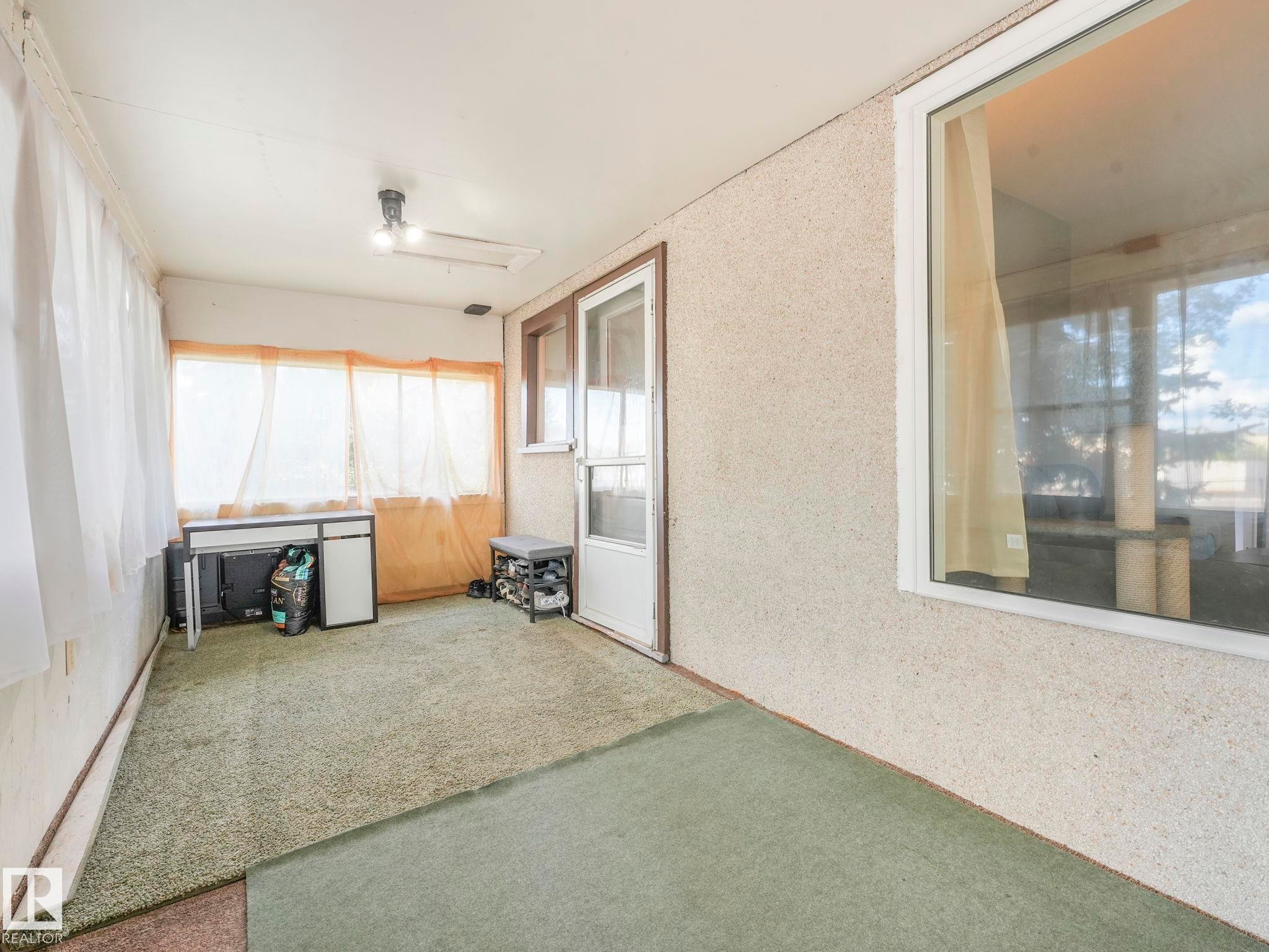 11408 81 Street, Edmonton, AB - Indoor Photo Showing Other Room