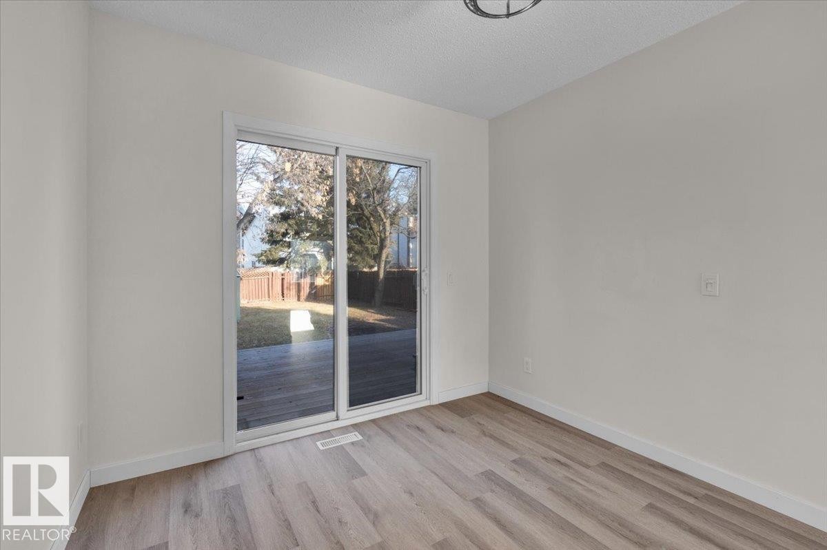 5512 38B Avenue, Edmonton, AB - Indoor Photo Showing Other Room
