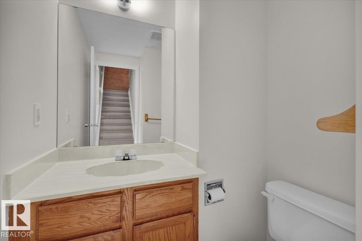 5512 38B Avenue, Edmonton, AB - Indoor Photo Showing Bathroom