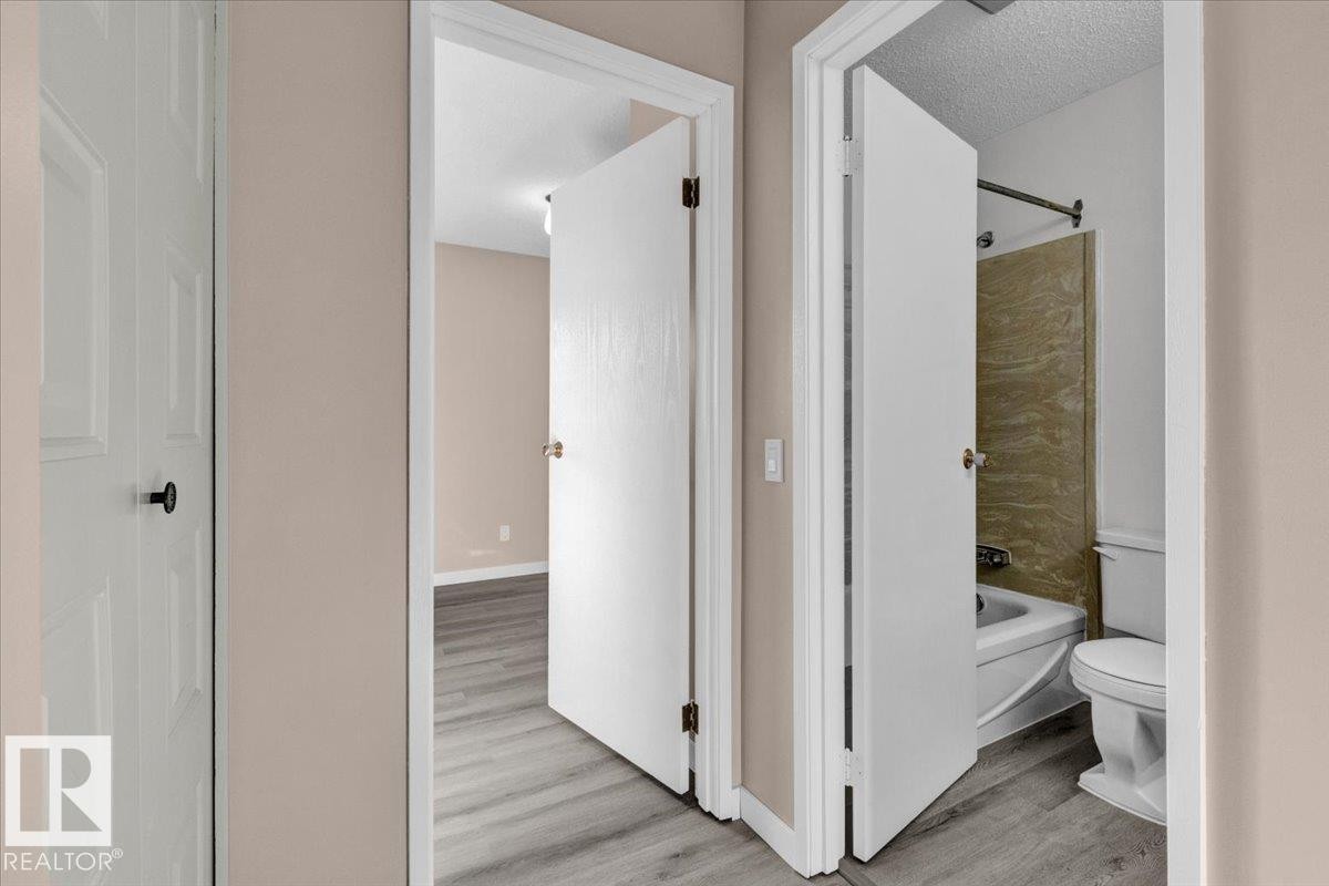 5512 38B Avenue, Edmonton, AB - Indoor