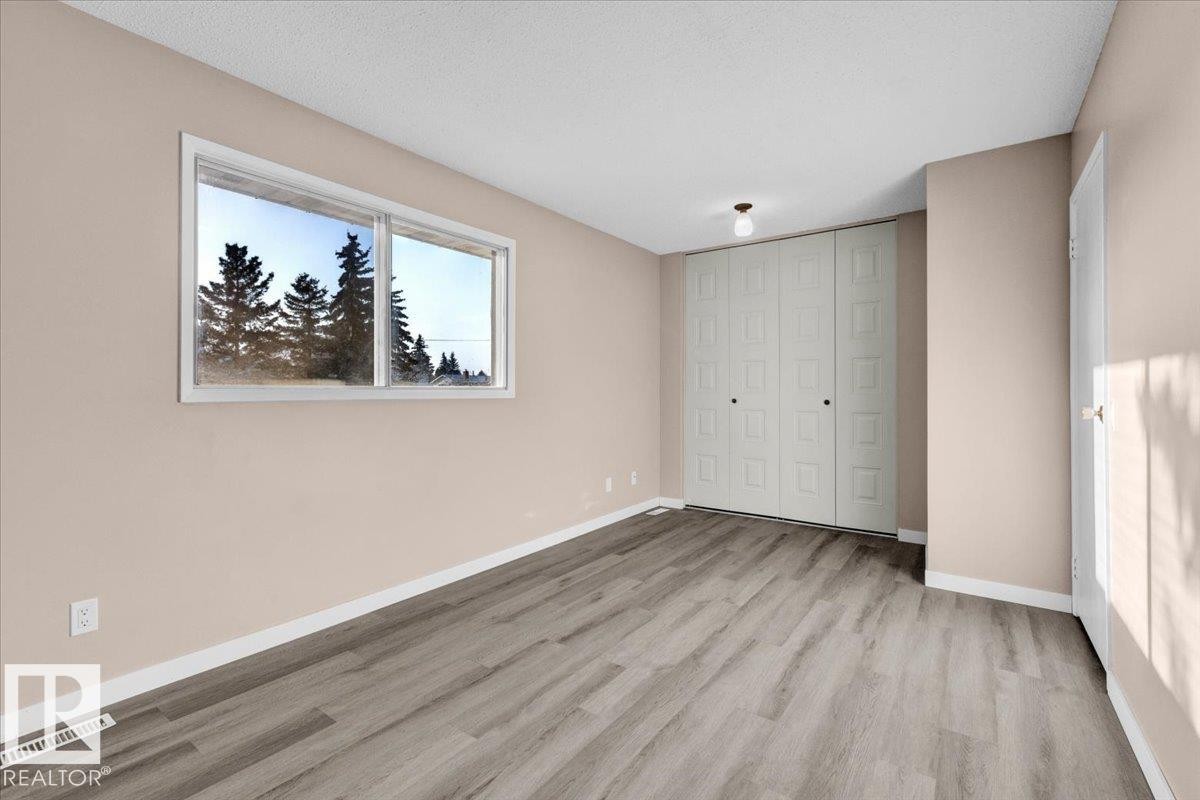 5512 38B Avenue, Edmonton, AB - Indoor Photo Showing Other Room